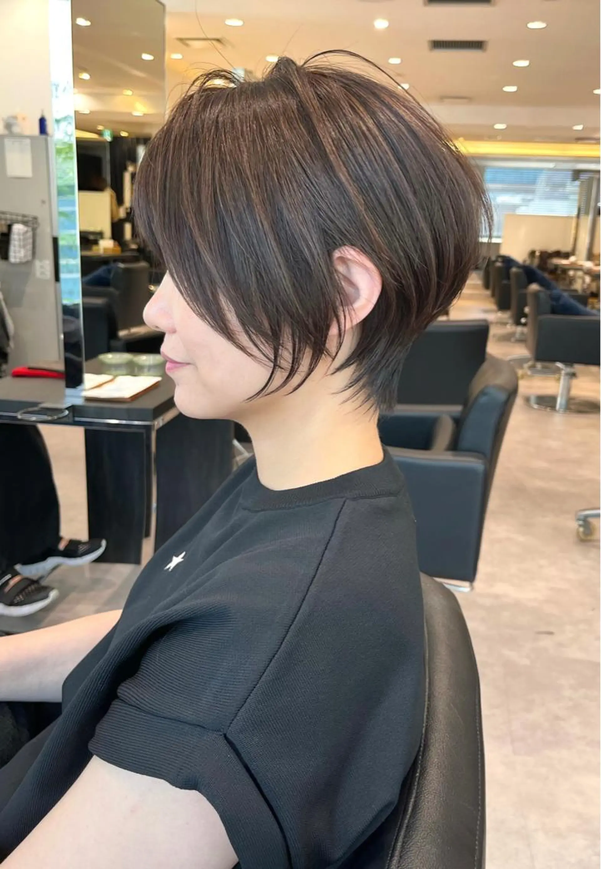 ショート カット 襟足でお悩みの方✂︎ くびれ職人ハシモトのヘアスタイル
