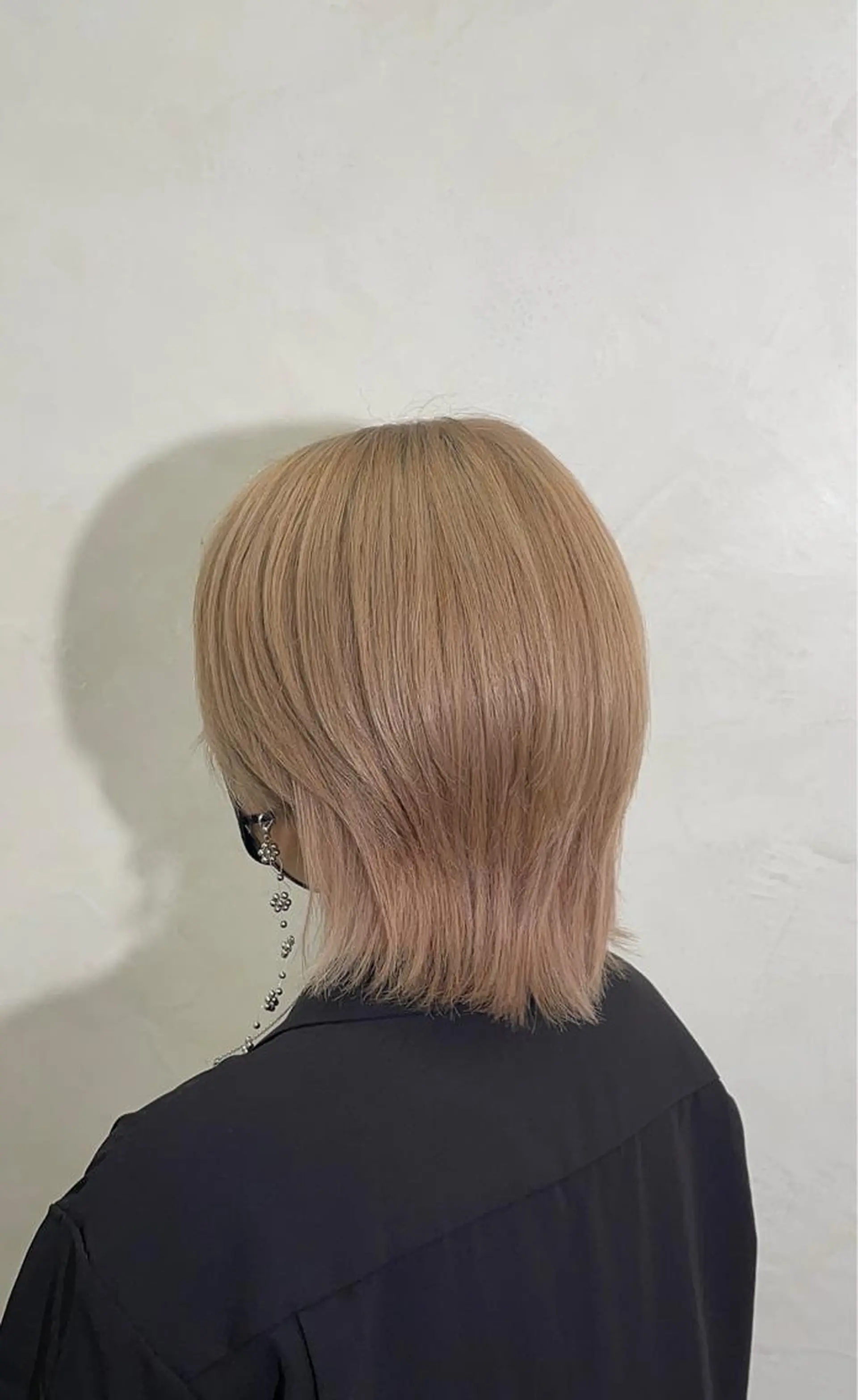 ショート カラー ベージュカラー 宍戸 秀斗のヘアスタイル