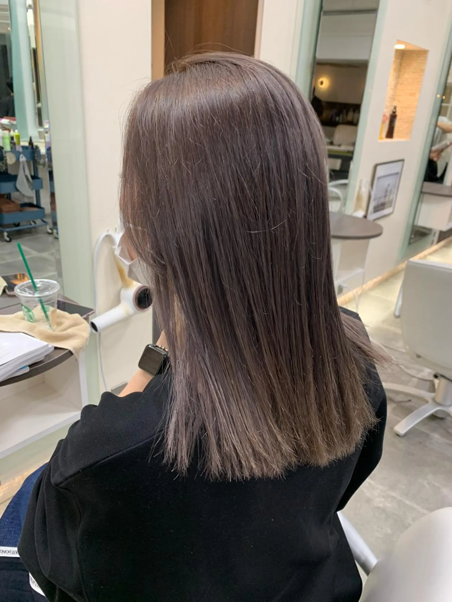 セミロング カラー カット ヘアカラー トリートメント 平 ちひろのヘアスタイル