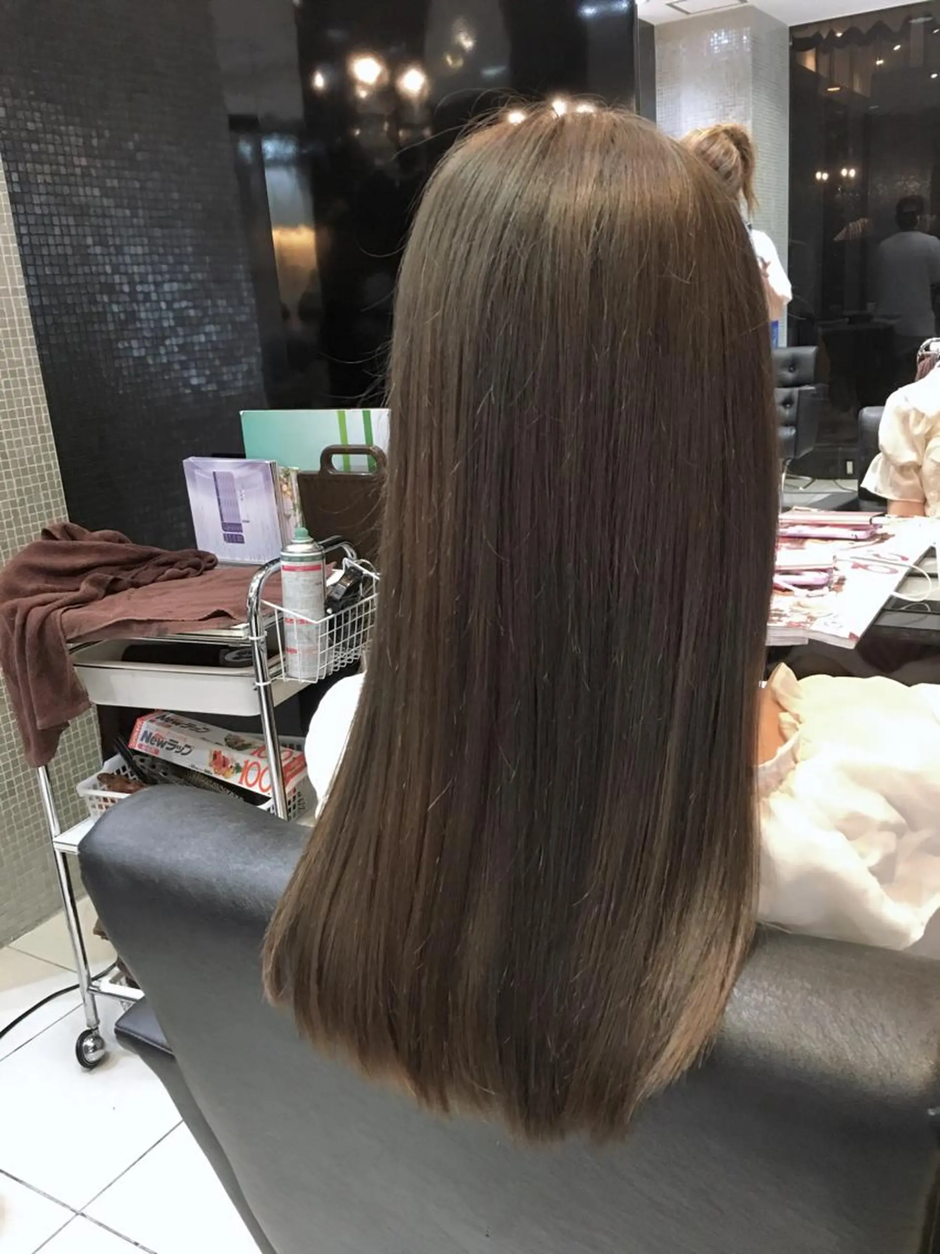 ロング カラー アッシュ アッシュグレー カット 縮毛矯正 女性リピ90%🍨 🩷佐藤みずきのヘアスタイル