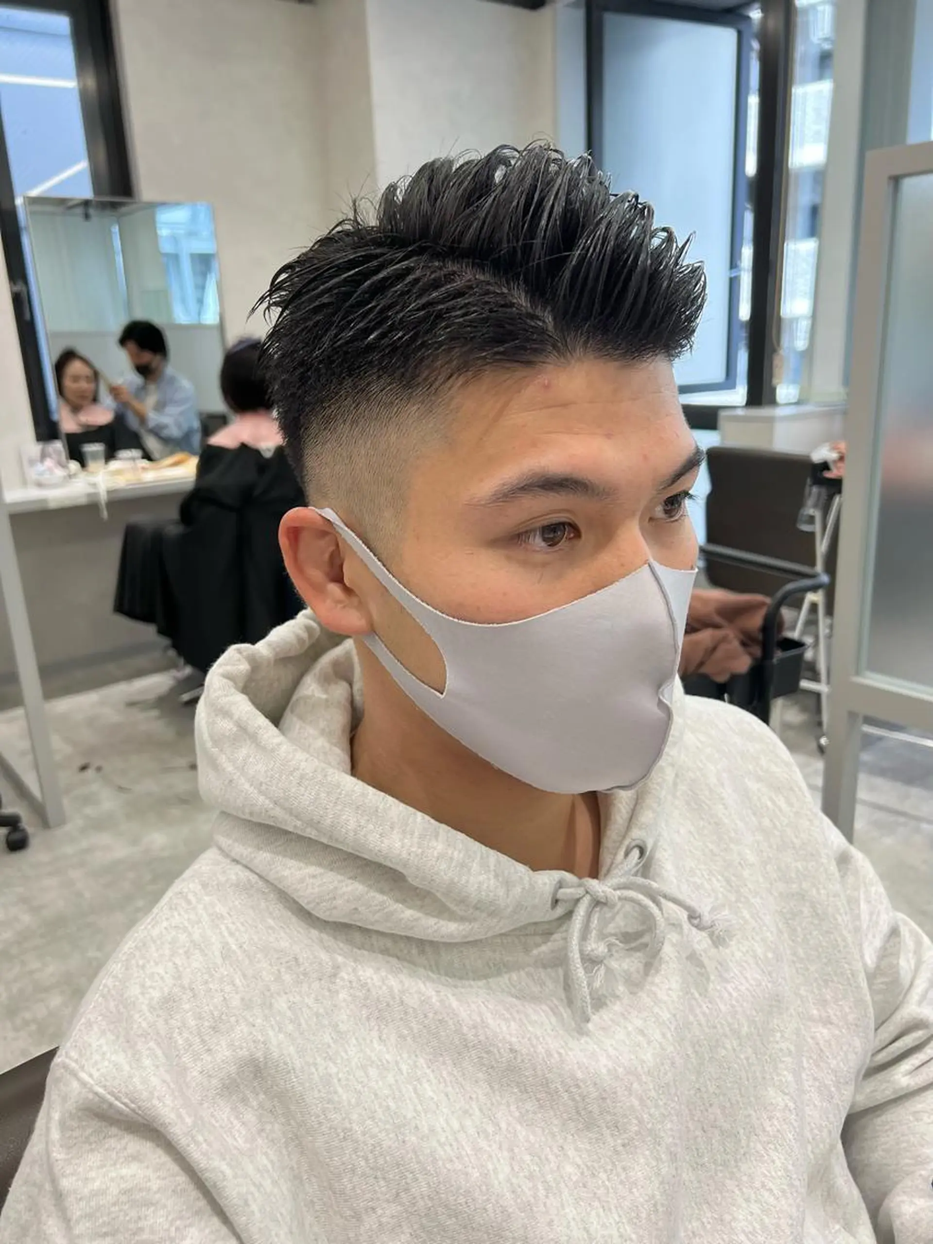 ショート カラー パーマ メンズ 関西センターパート メンズモデル募集のヘアスタイル