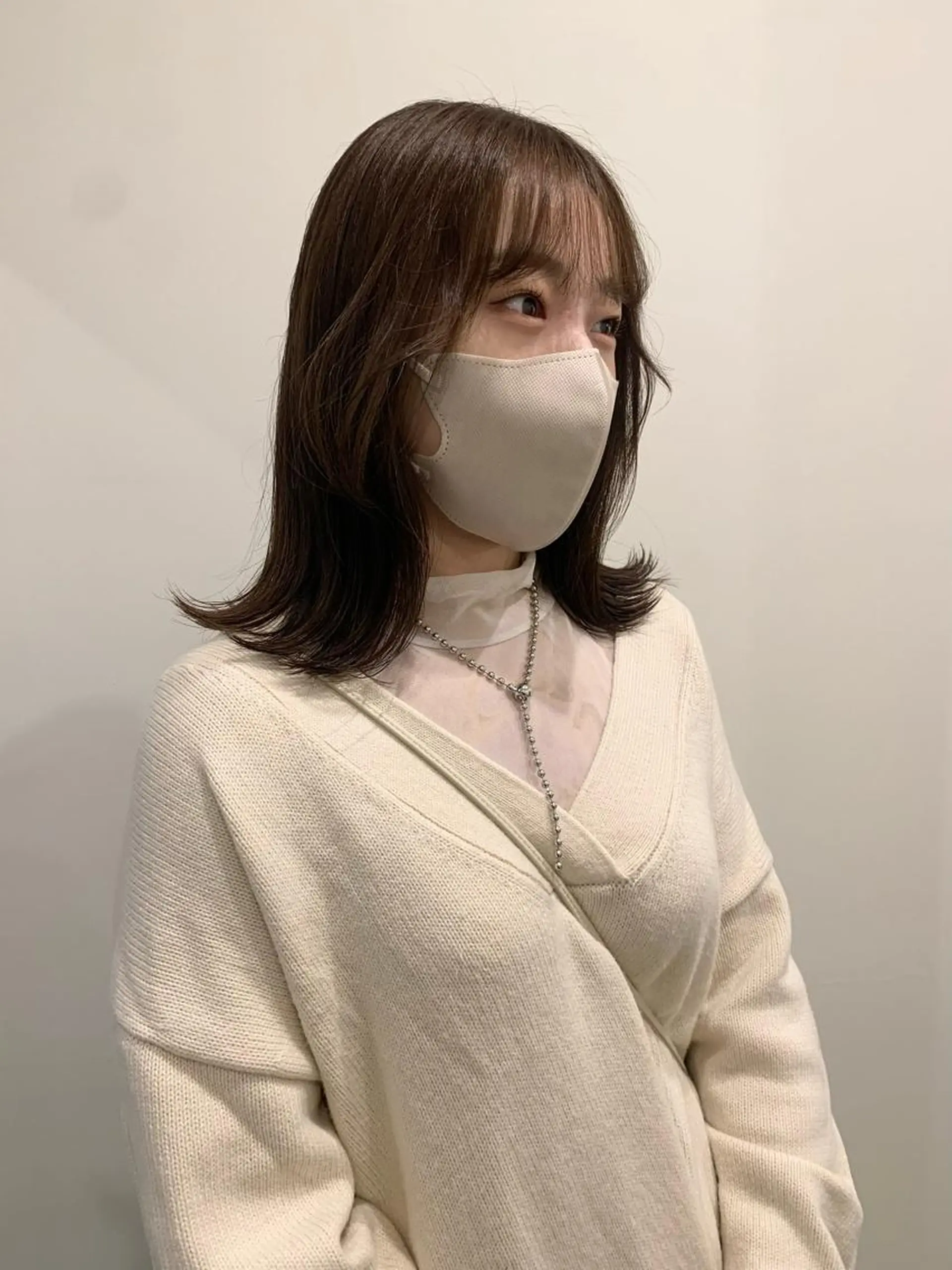 ミディアム レイヤーカット ヘアカラー トリートメント 落合希 Olivebeigeのヘアスタイル