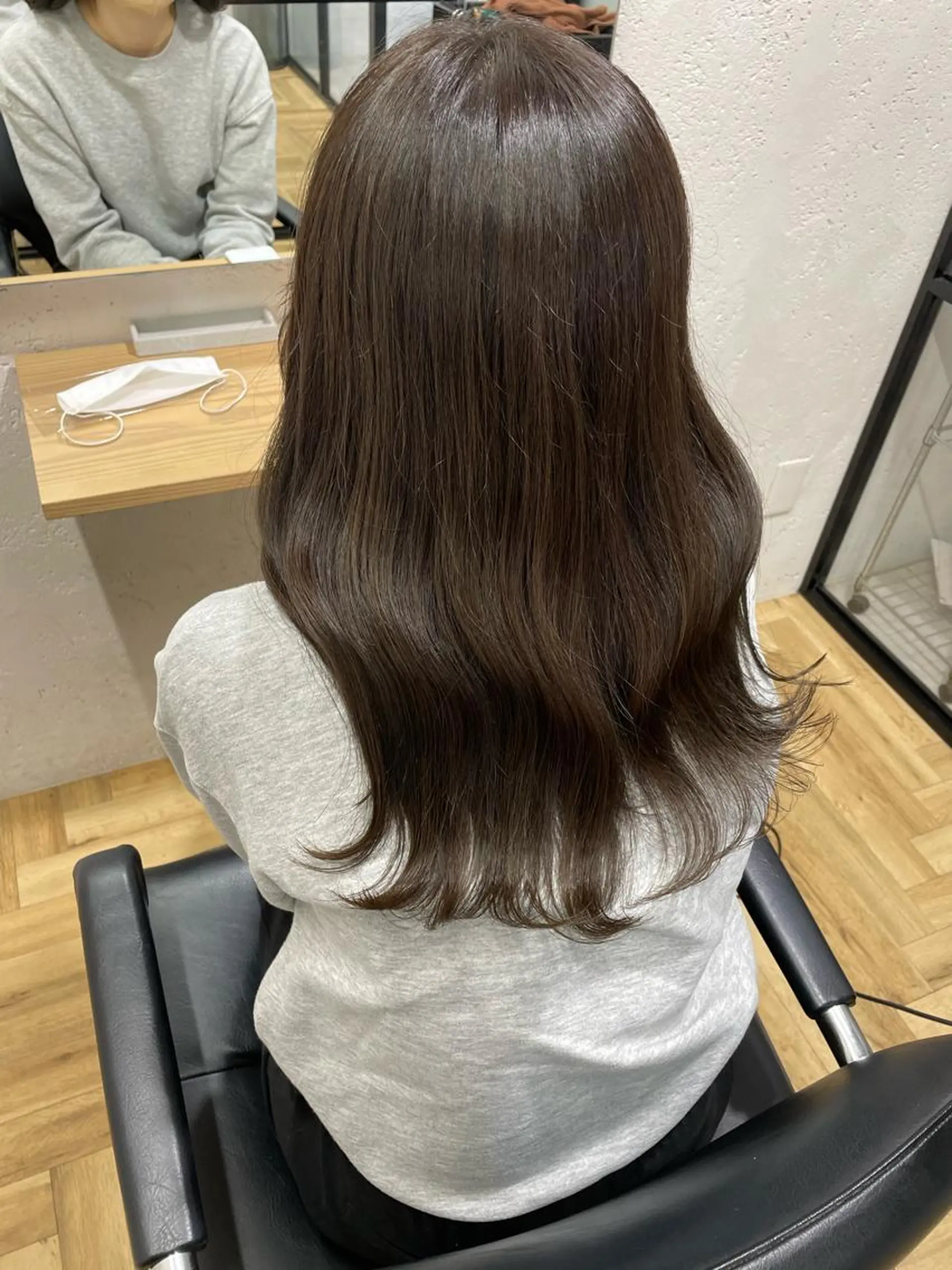 ロング カラー アッシュ 黒髪 ブリーチ ブルーカラー ブルーブラック ヘアカラー トリートメント オリーブカラー 特化　　kaiのヘアスタイル