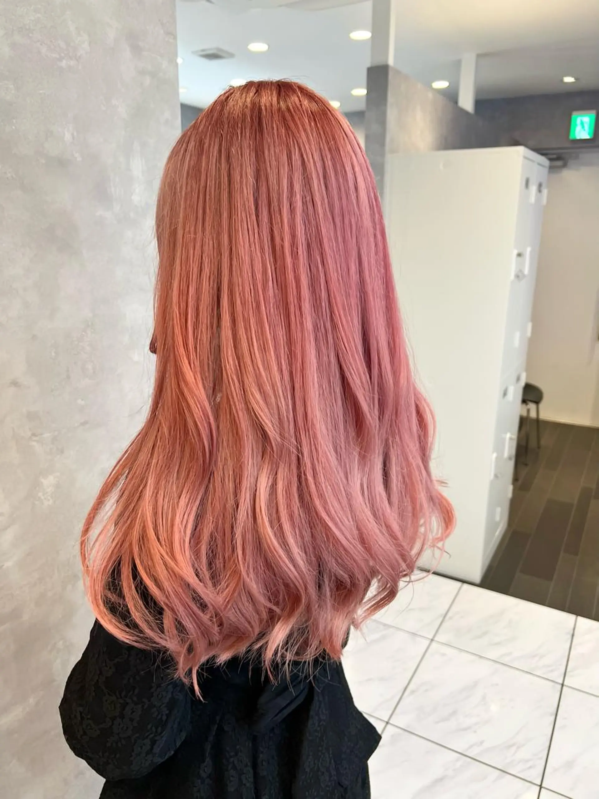 カラー SALOWIN栄 高須大貴のヘアスタイル