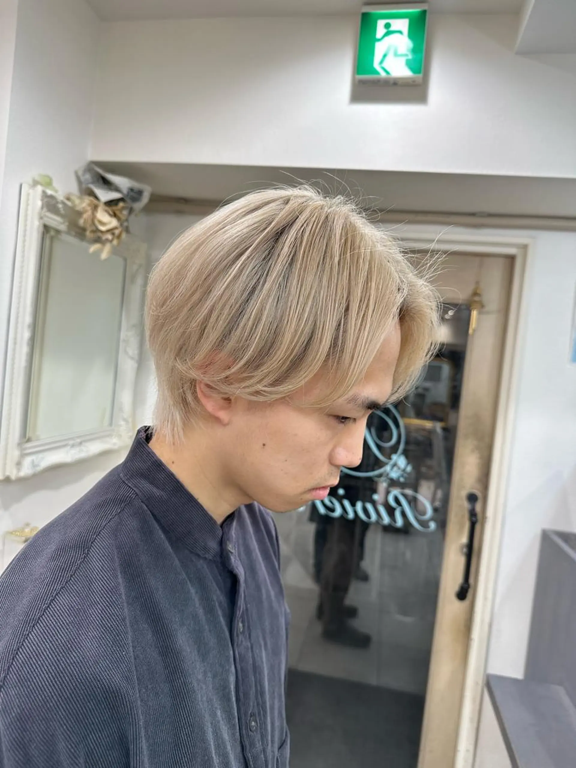 ショート ネイル ホワイト ミルクティーベージュ /三村克彦のヘアスタイル