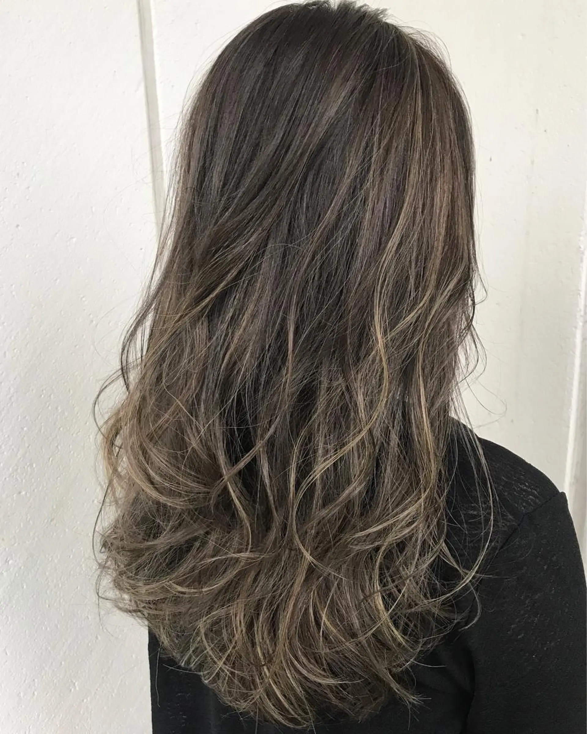 ロング カラー グラデーションカラー ハイライトカラー ハイライト 若杉 諒のヘアスタイル