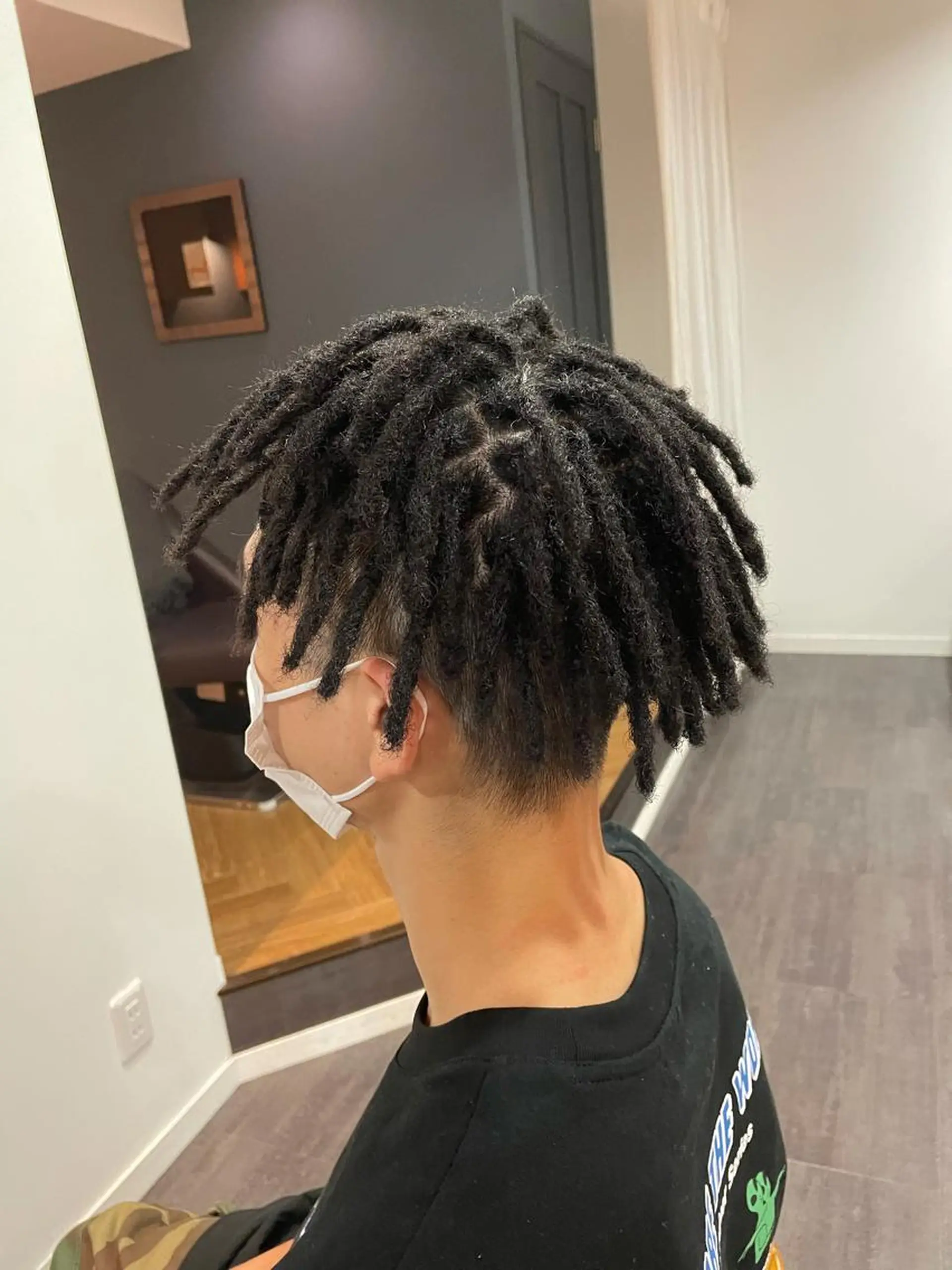 ミディアム カラー パーマ ヘアアレンジ メンズ ミディアムパーマ メンズパーマ レッドカラー エクステ カット パーマ エクステ シェアサロン〜糸ito〜所属・Hiro ヒロのヘアスタイル