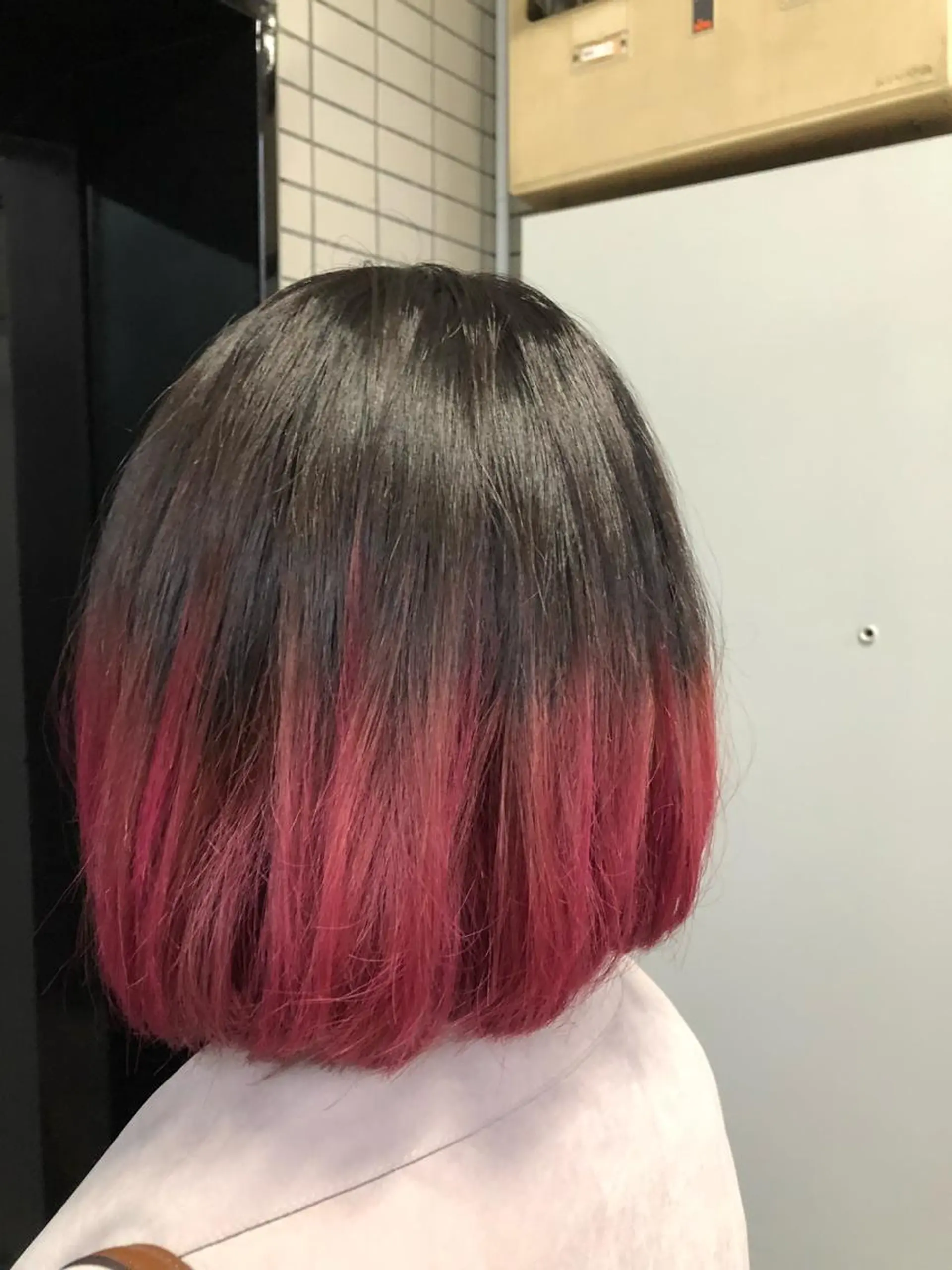 ショート カラー ブリーチ ケアブリーチ ピンクカラー レッドカラー カット 縮毛矯正 トリートメント 川野 賢のヘアスタイル