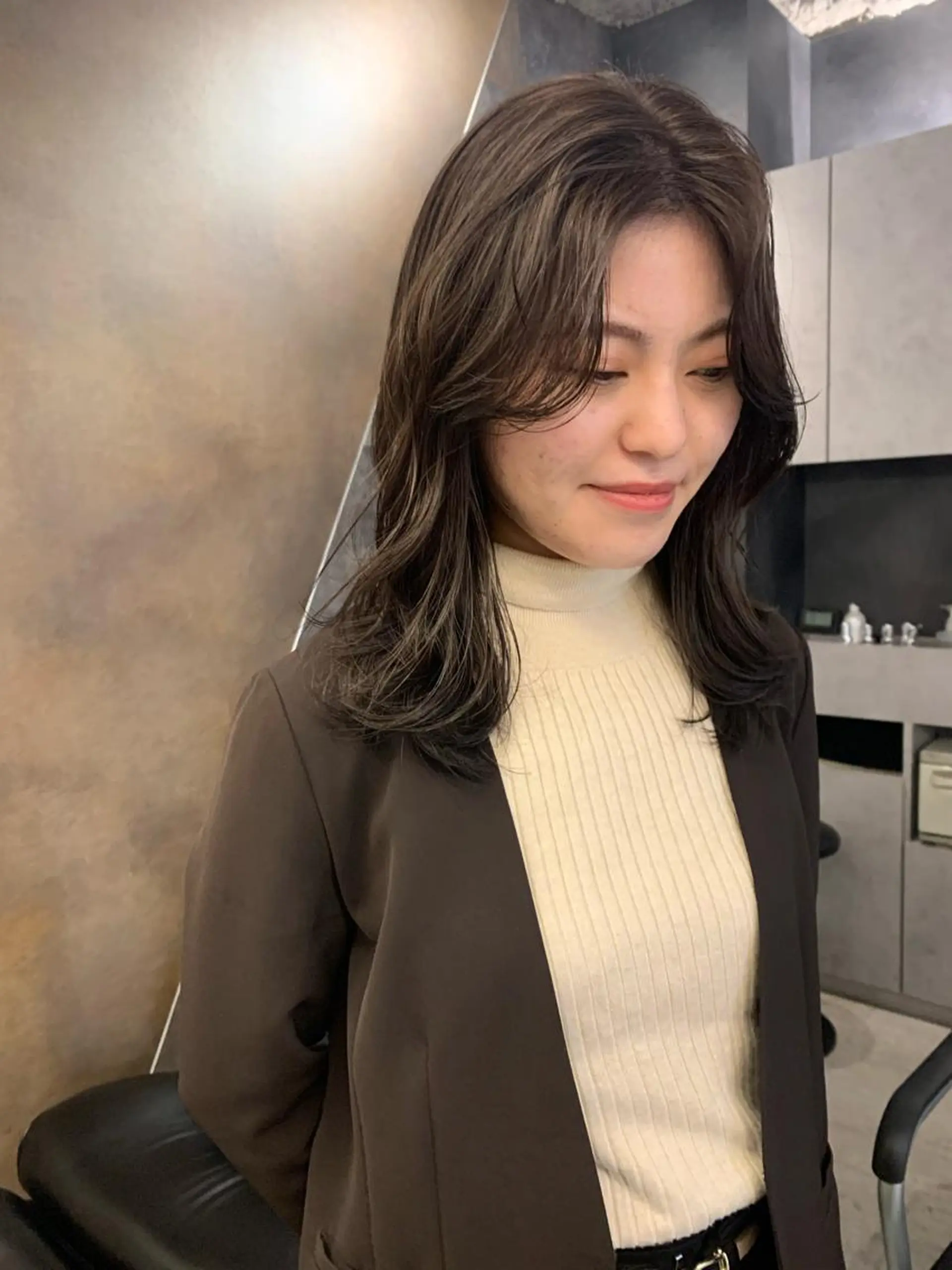 ロング カラー カット ヘアカラー SAKINO． ベージュカラーのヘアスタイル