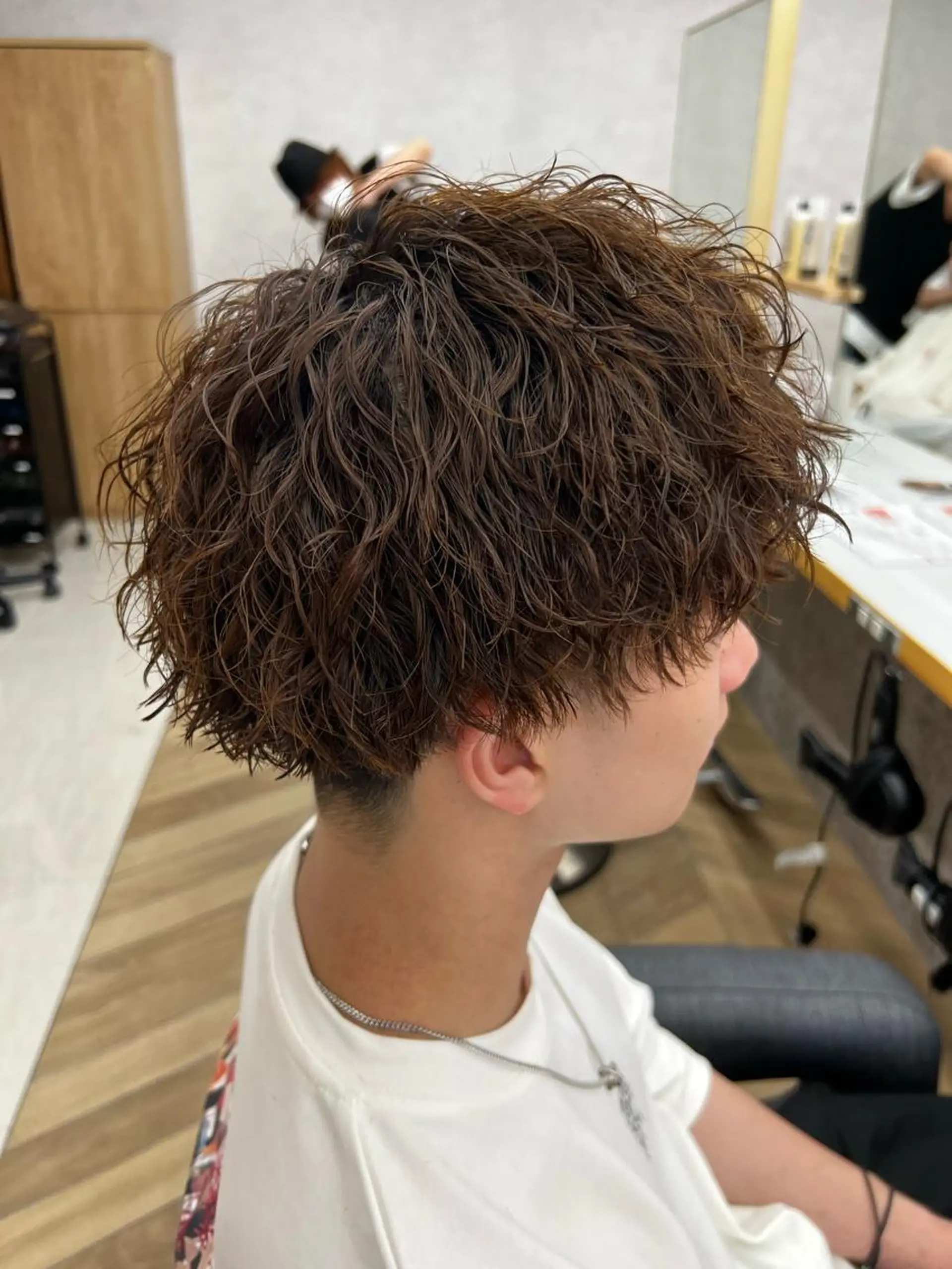 ミディアム パーマ メンズ カット ヘアカラー トリートメント 🏅メンズ特化 ヤマクラ　タイキのヘアスタイル