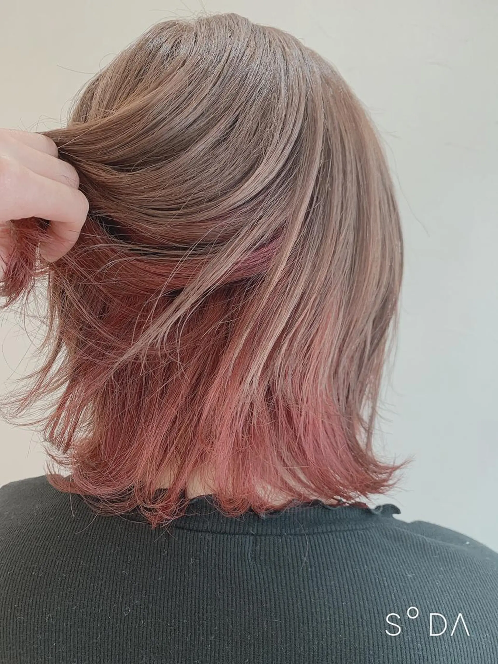 ミディアム ヘアカラー トリートメント 店長ハイトーンカラー 柞山史奈のヘアスタイル