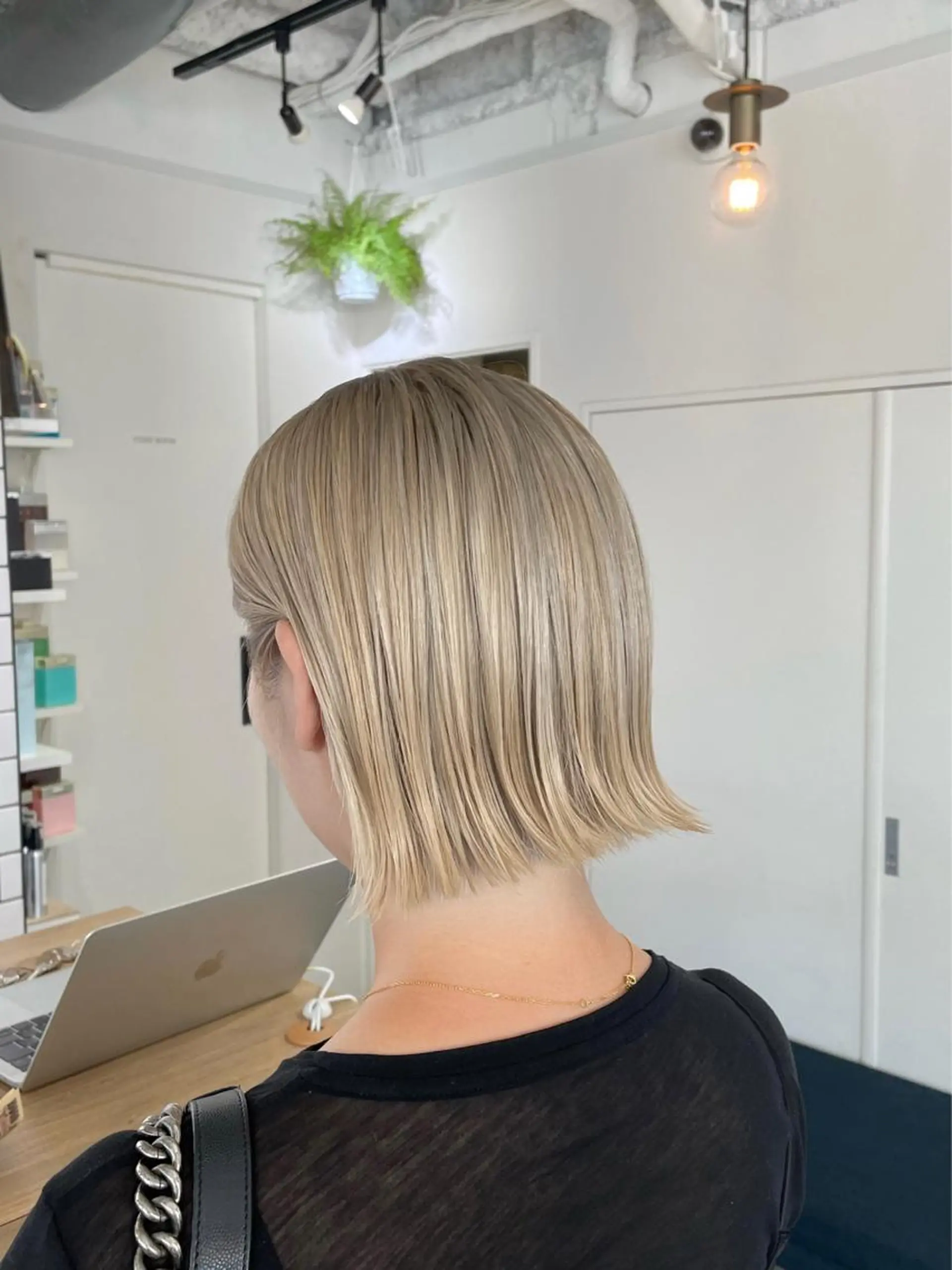 ショート カラー ブリーチ ハルカ ・のヘアスタイル