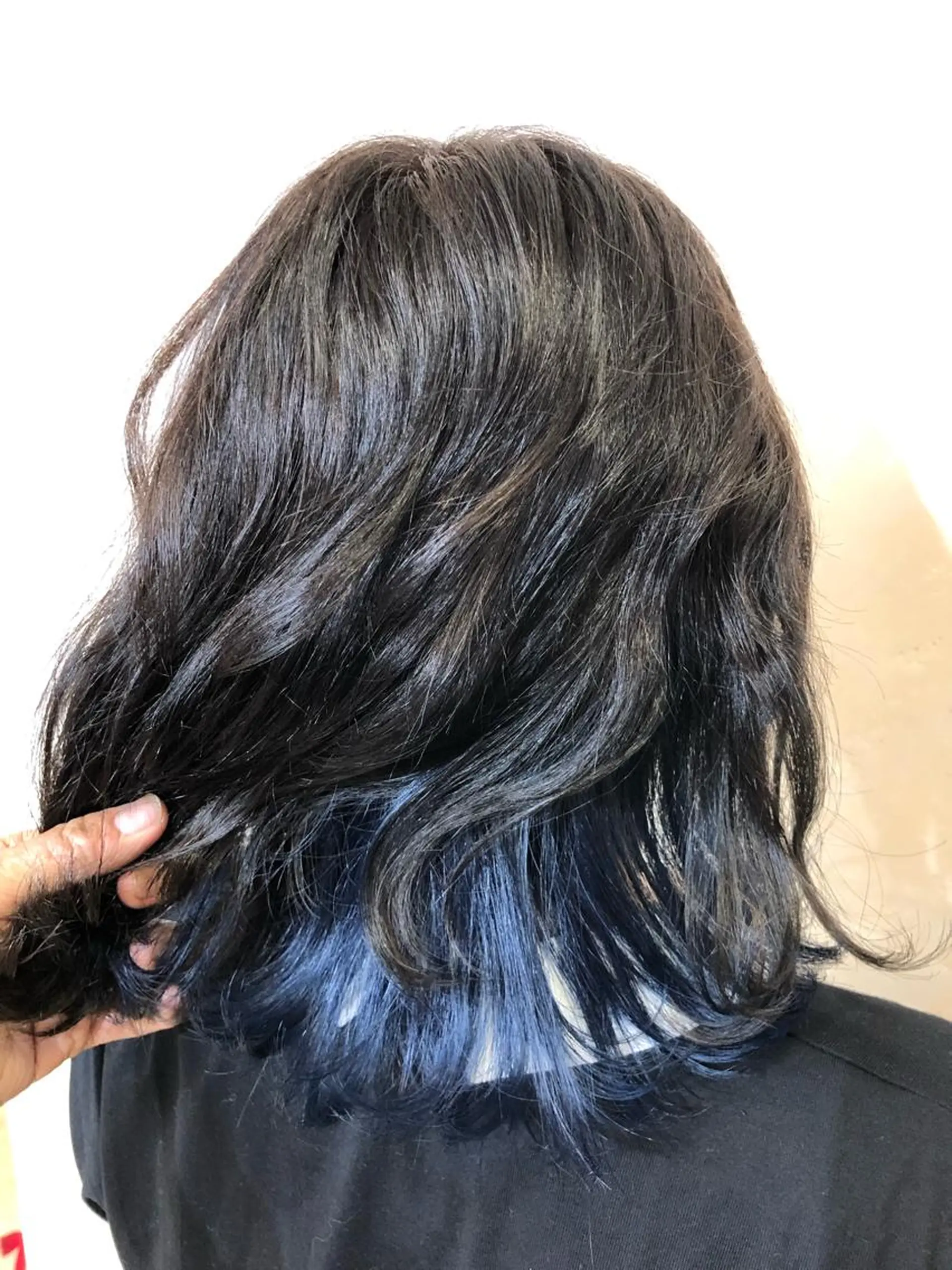 ショート カラー ショートボブ アディクシーカラー ブルーカラー デザインカラー ダブルカラー 海外レイヤー/ 梅田美容室のヘアスタイル