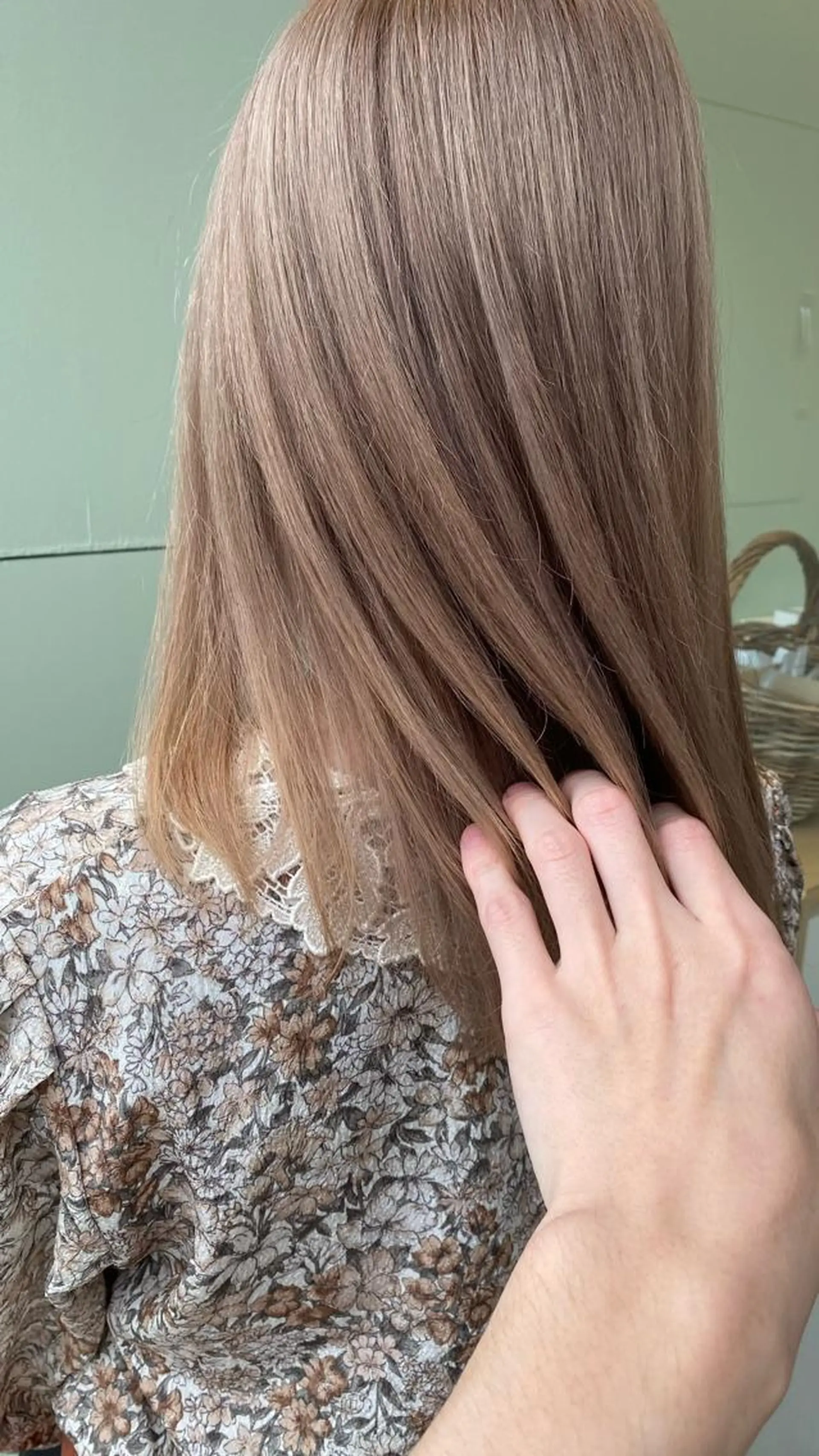 セミロング ヘアカラー トリートメント 樋口 雄稀のヘアスタイル