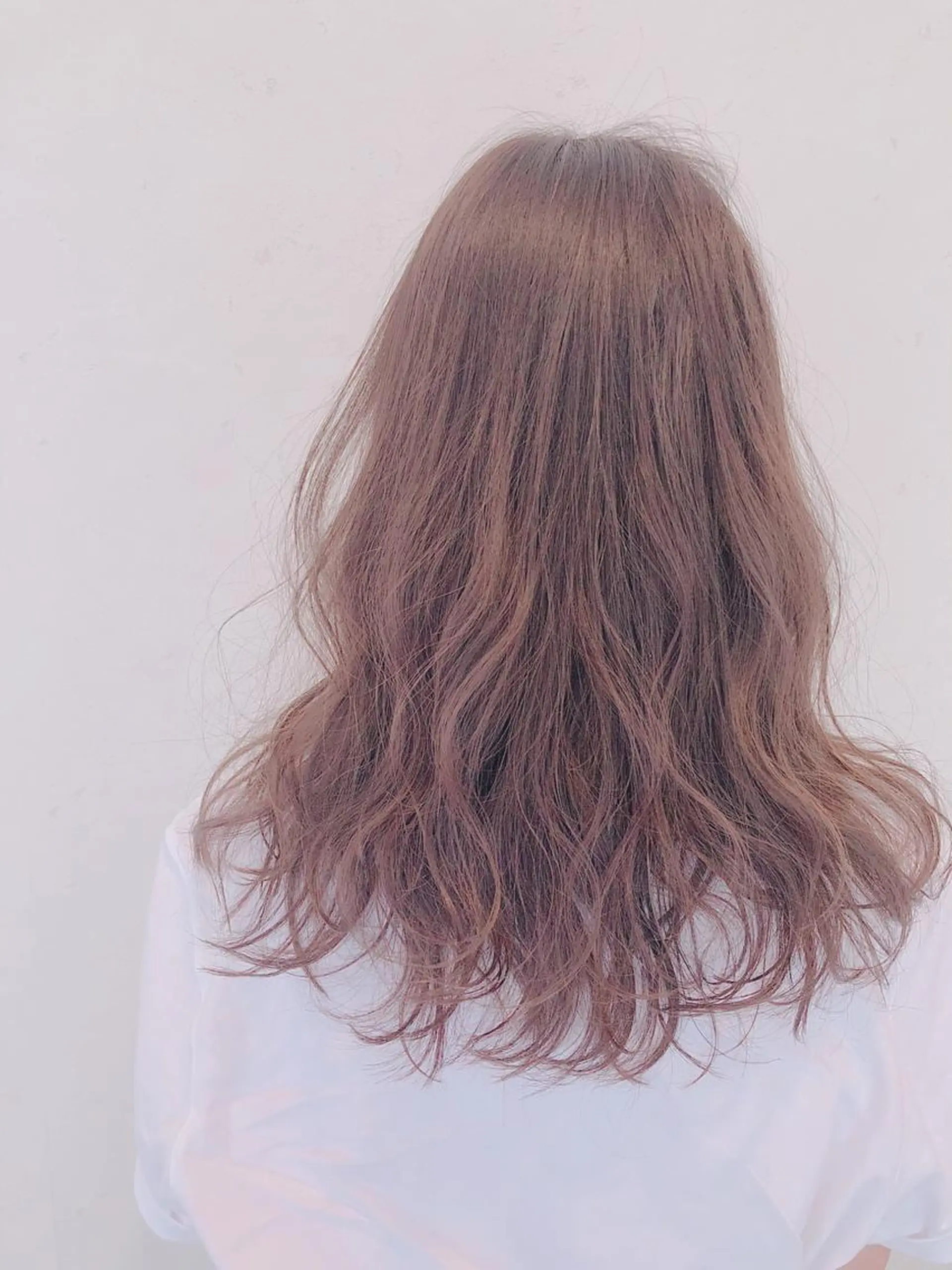 セミロング カラー 伊藤 さやかのヘアスタイル