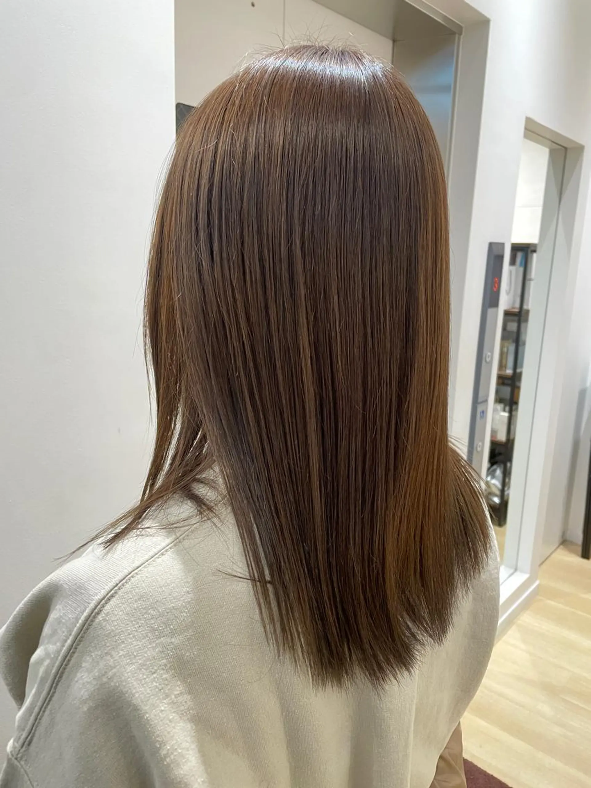 ミディアム カラー ヘアカラー トリートメント 美髪形成！色素改善！ 秋田　和輝のヘアスタイル