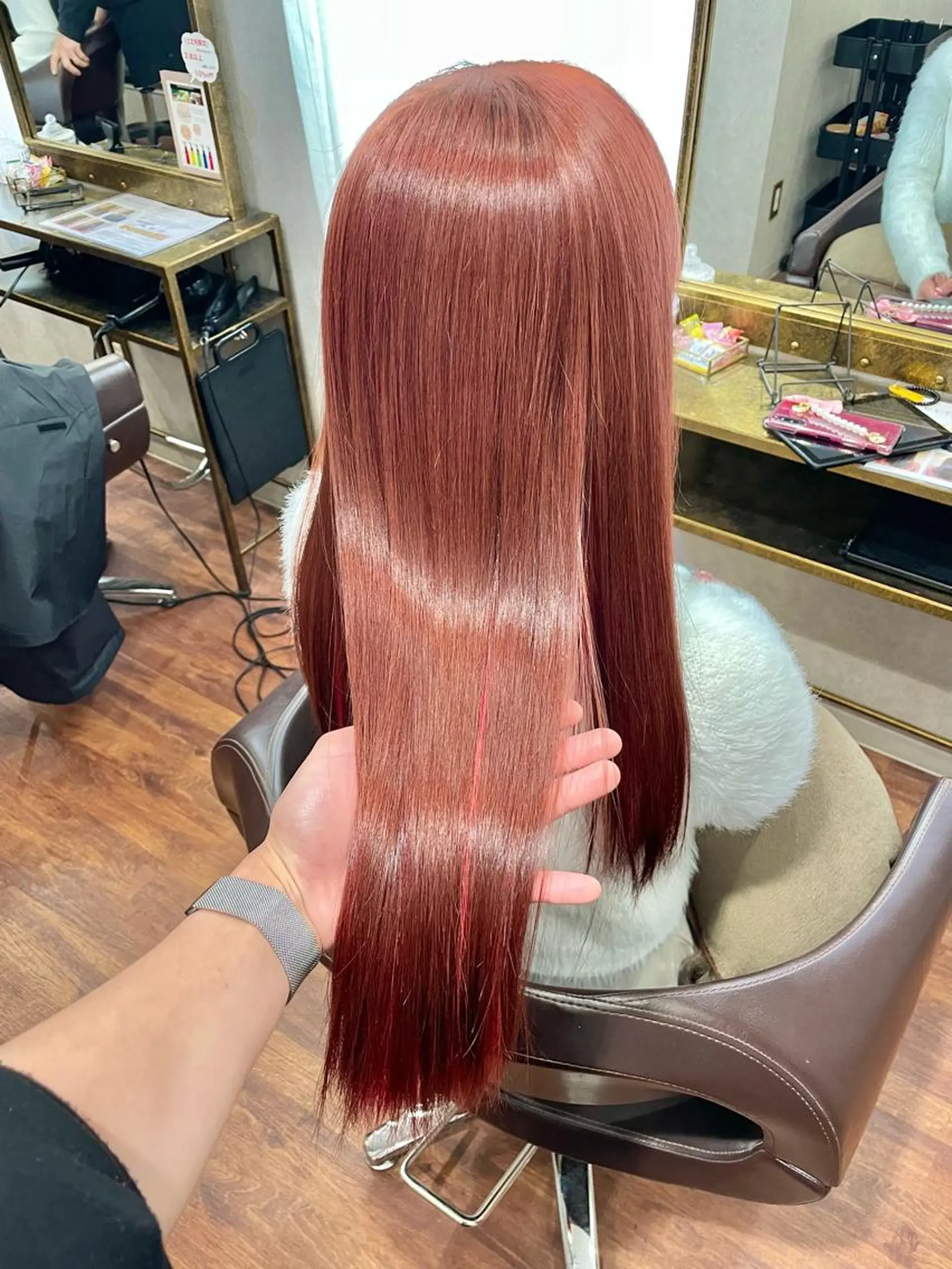 ロング カラー カット ヘアカラー トリートメント 井本翔太.髪質改善. ベージュ.グレージュのヘアスタイル