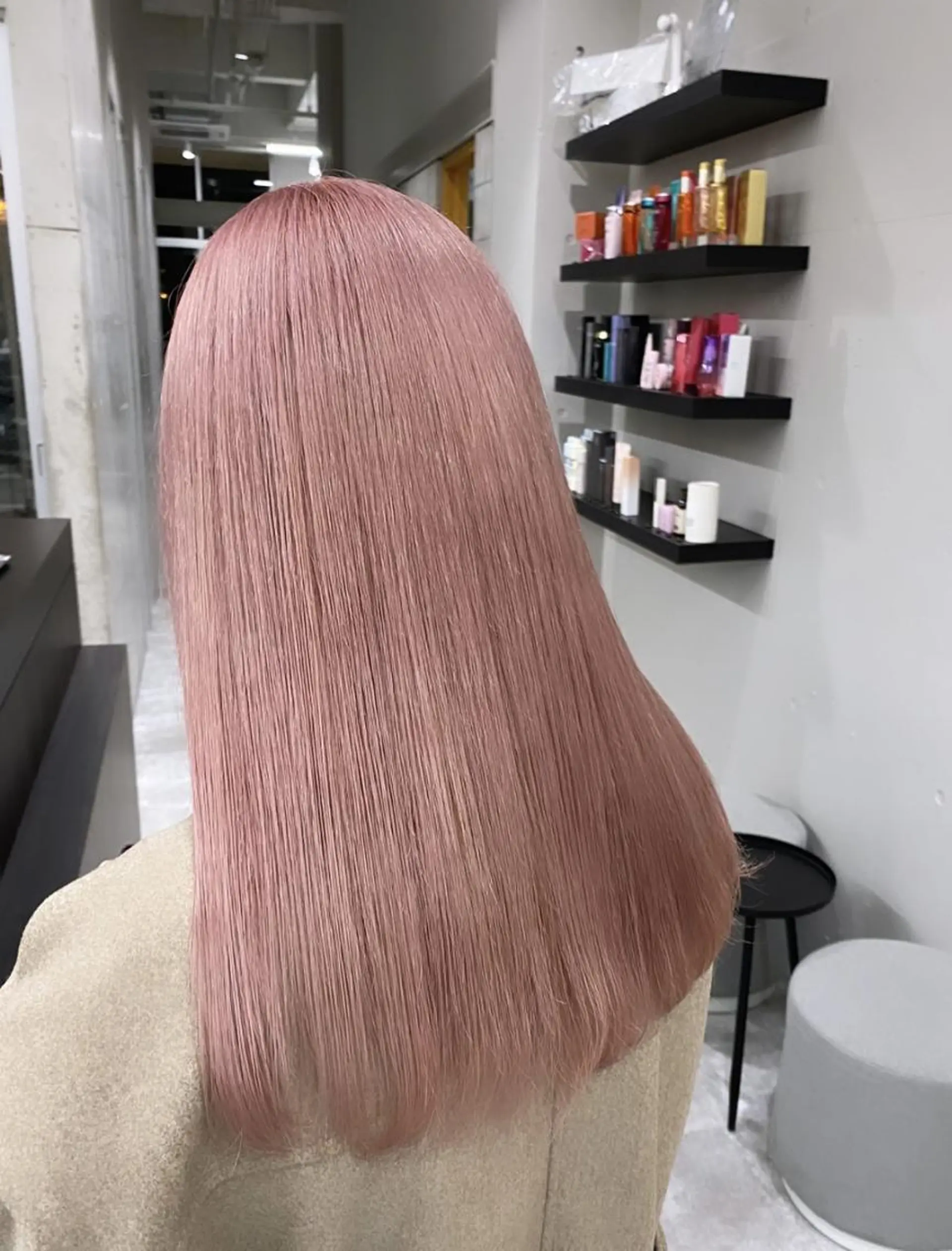 カラー セミロング ブリーチ ケアブリーチ ハイトーンカラー ピンクカラー ハイトーン😺艶 ✨ブリーチ✨透明感のヘアスタイル