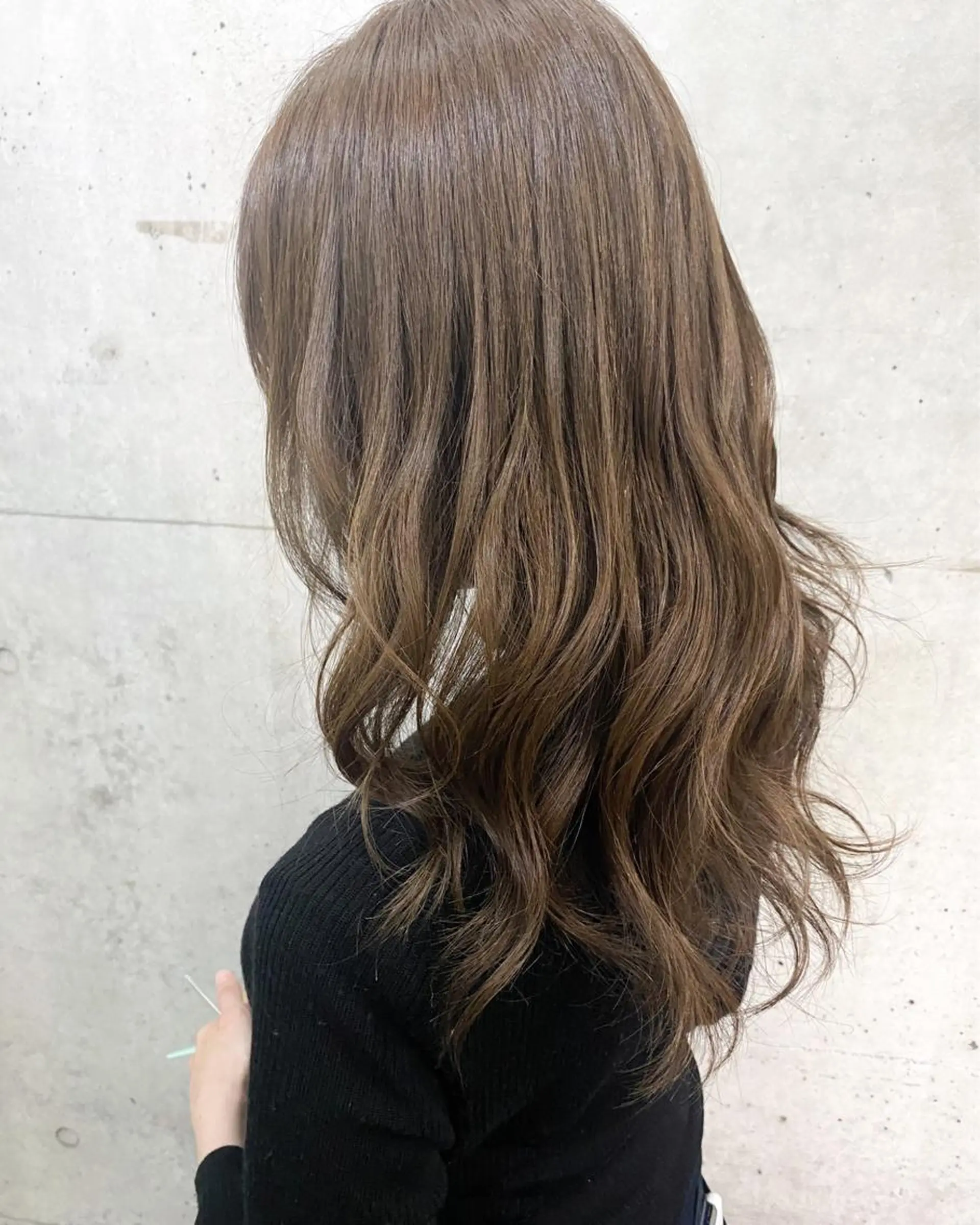 セミロング 秋月 亜耶のヘアスタイル