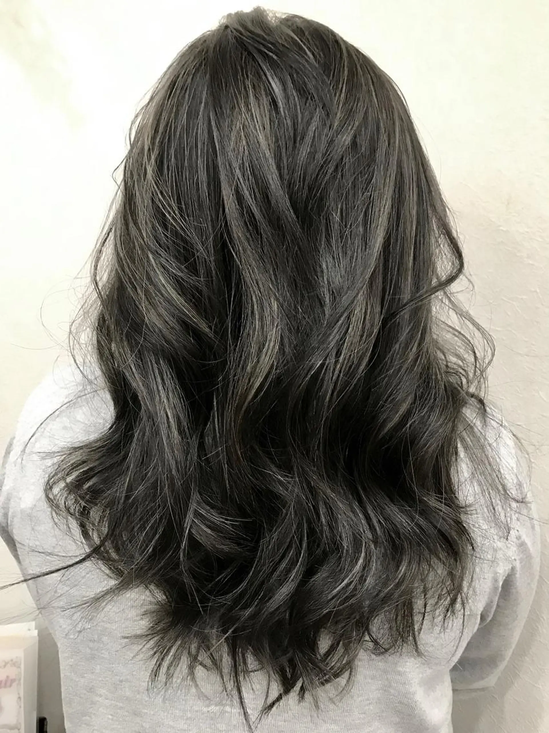 セミロング ハイライト ヘアカラー Style Tのヘアスタイル