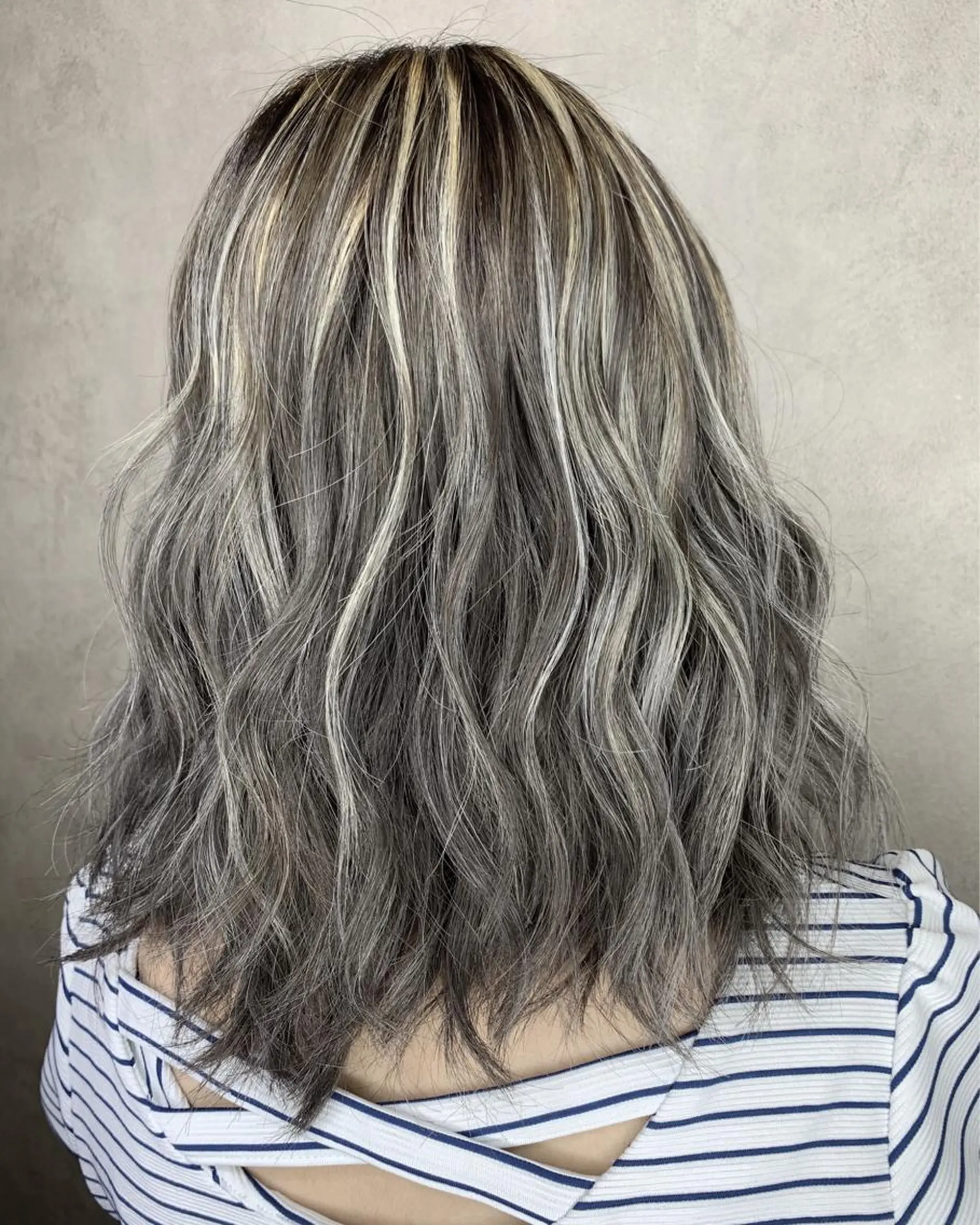 ミディアム 西村 雄二/エクステのヘアスタイル