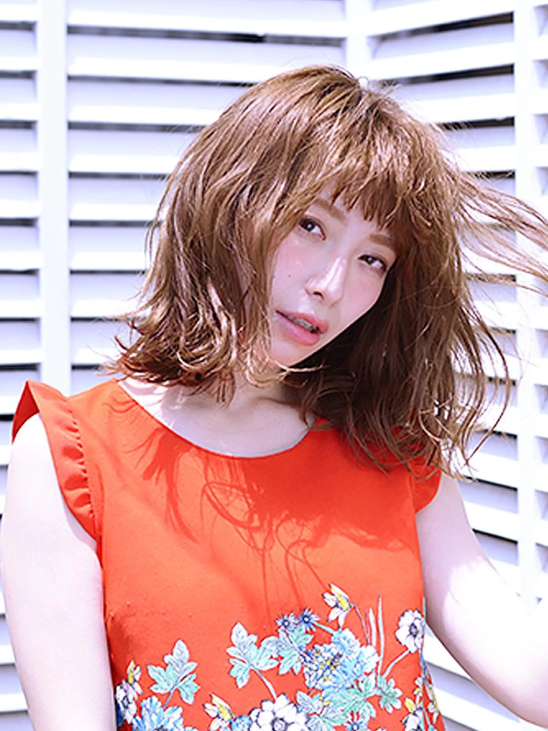 ミディアム カラー 戸村 世奈のヘアスタイル