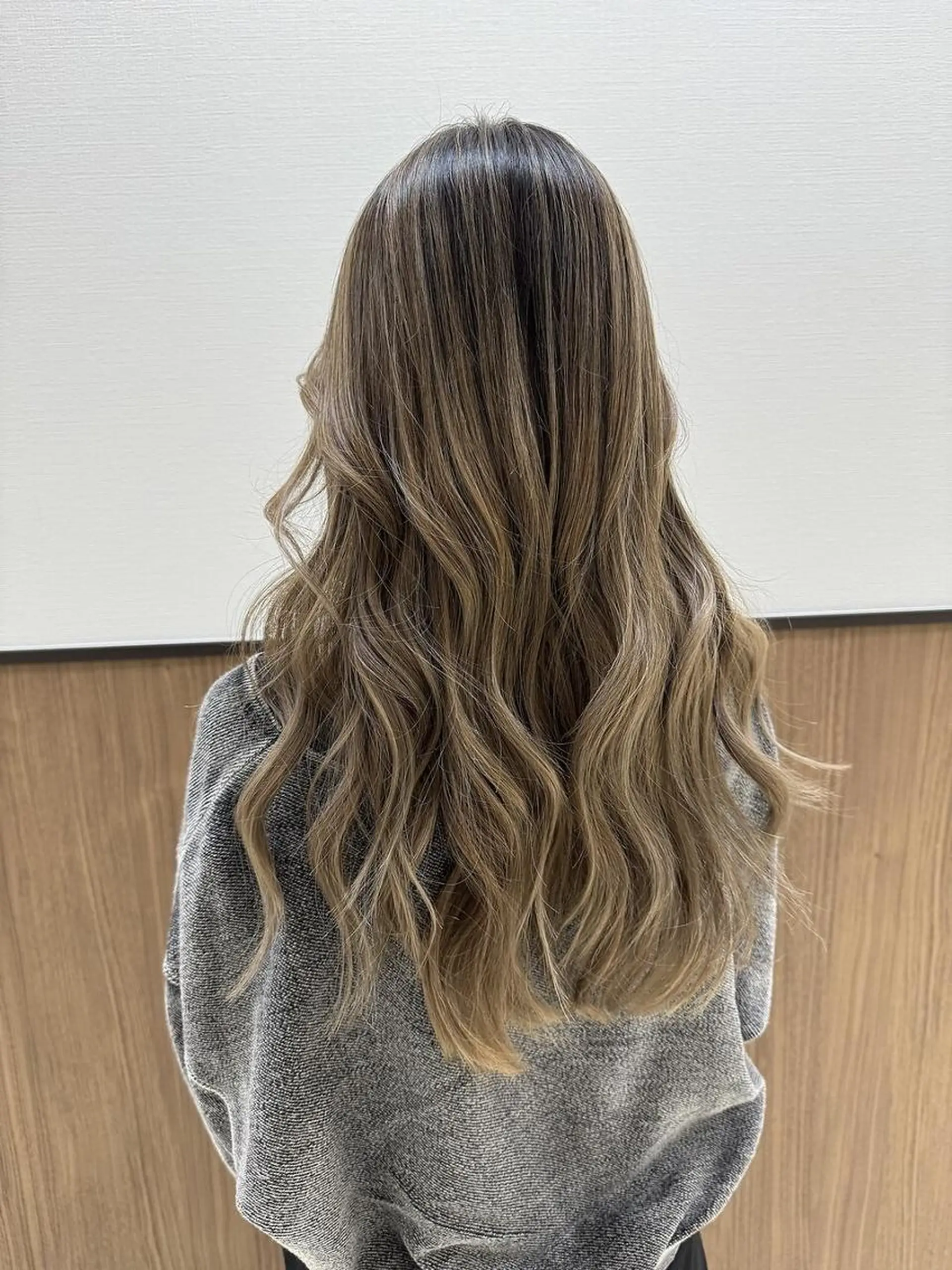 ロング カラー ベージュカラー ブリーチ ブラウンカラー ケアブリーチ 透明感カラー ヘアカラー 🌜ROW町田 🌛 公式のヘアスタイル