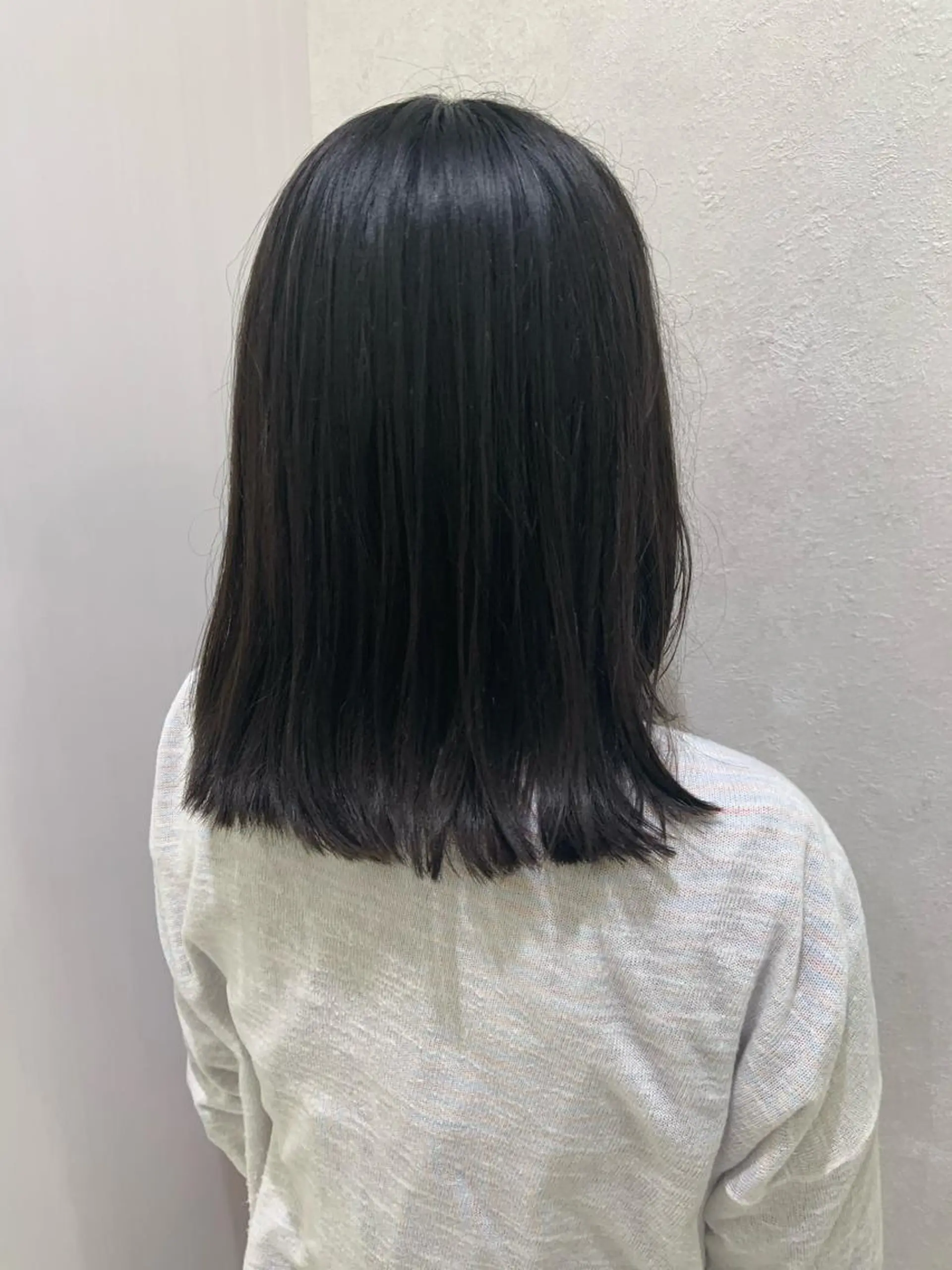 セミロング カラー ハイトーンカラー🤍 山下 優華のヘアスタイル