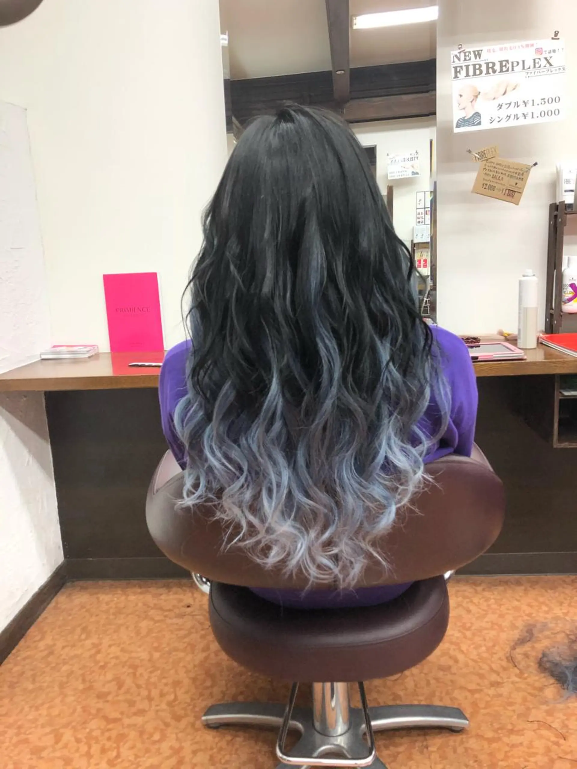 ロング カラー ライブトレア YOSHIKIのヘアスタイル