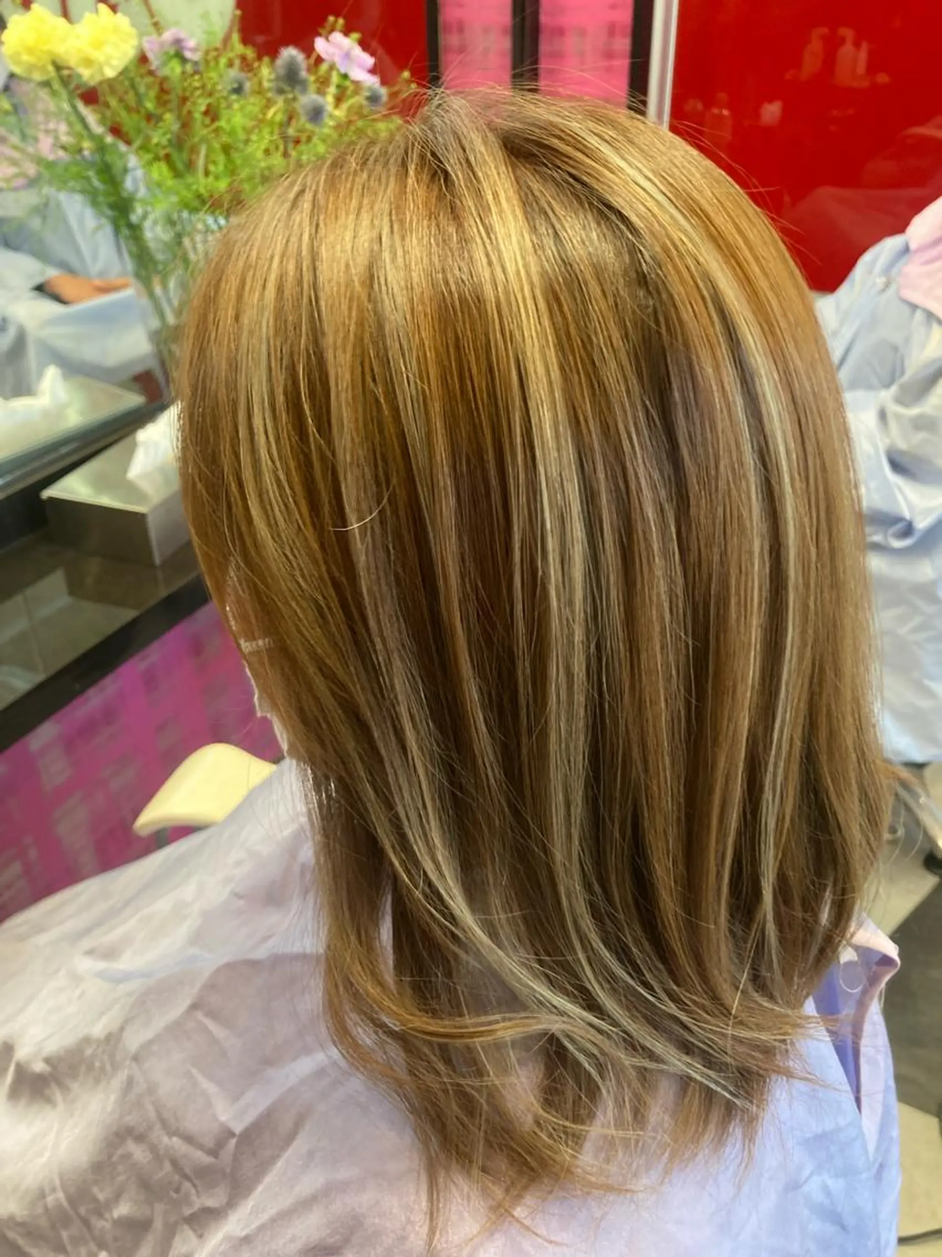 ミディアム カラー 横山 千春のヘアスタイル