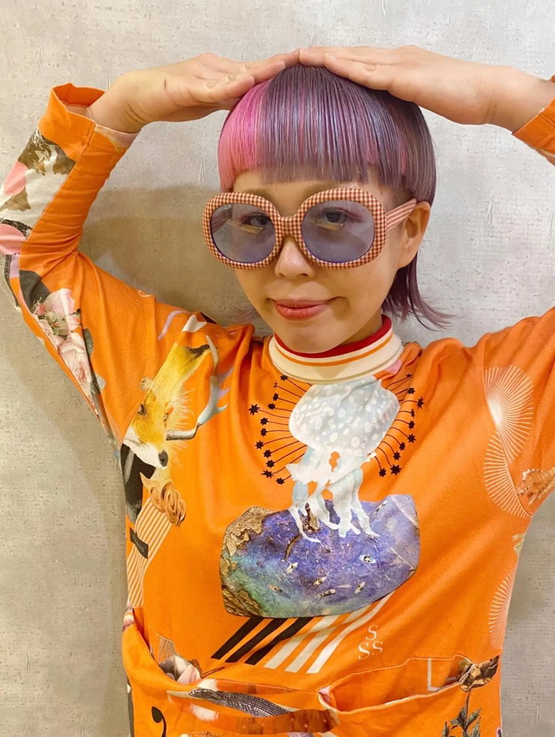 ミディアム カラー ヘアカラー 派手髪デザインカラー ヒロカのヘアスタイル