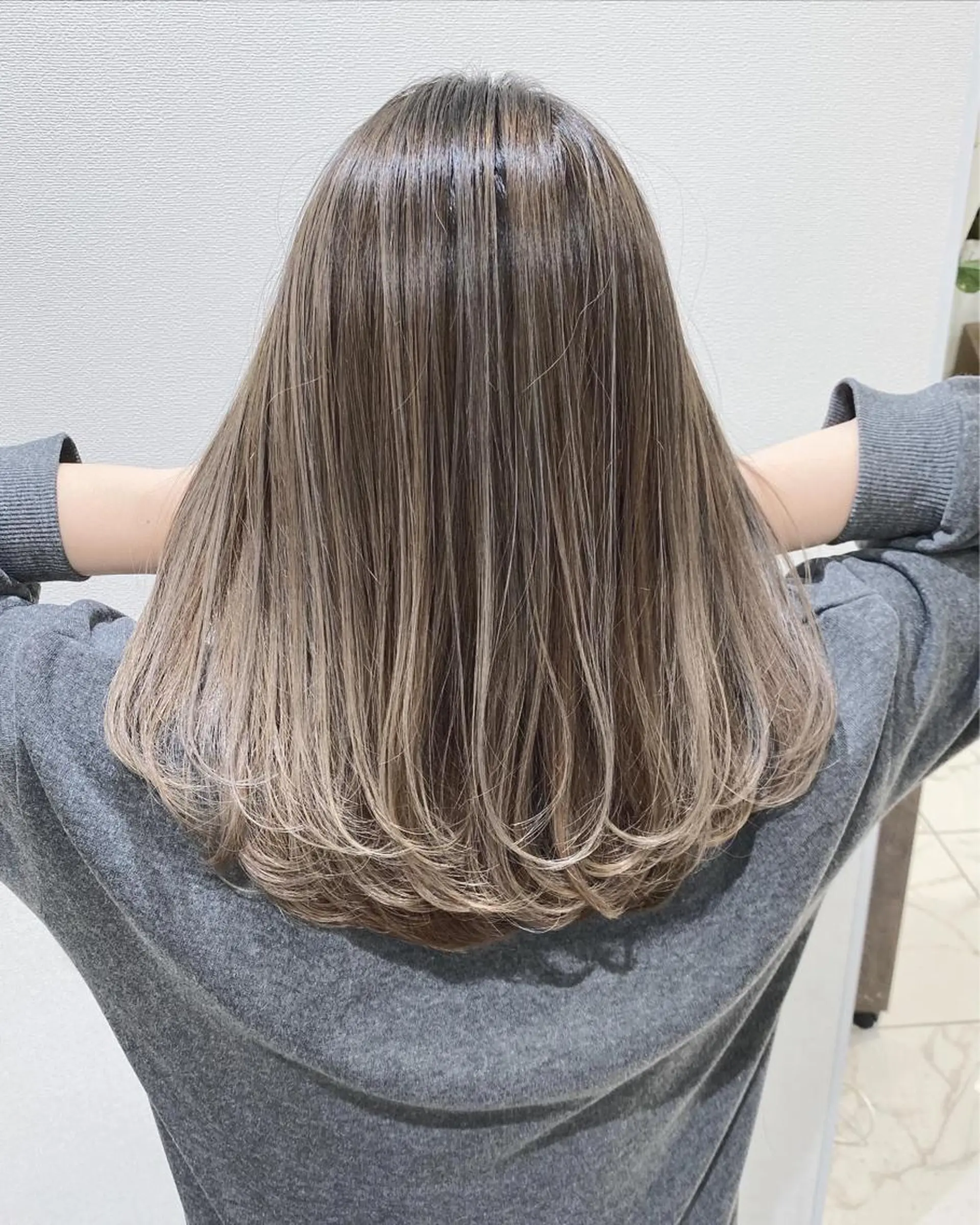 セミロング カラー バレイヤージュ 髪質改善 レイヤーカット カット ヘアカラー 山崎俊輔/髪質改善 /バレイヤージュのヘアスタイル