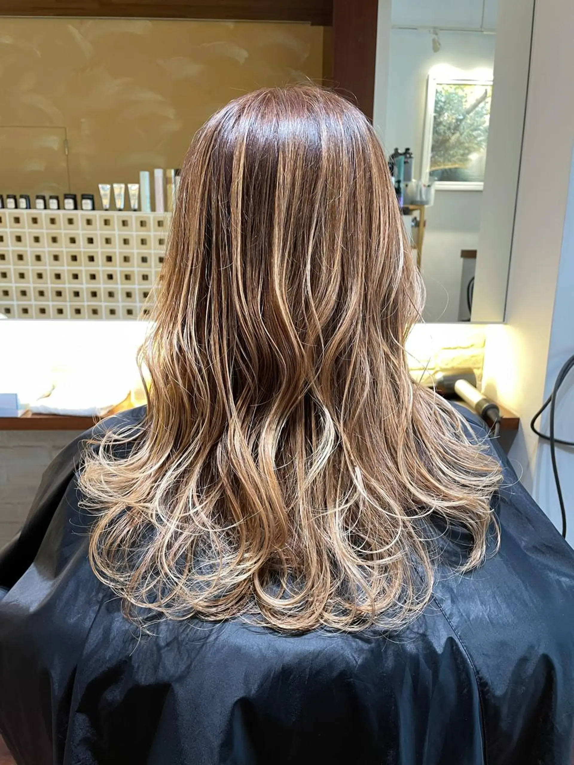 ロング カラー ベージュカラー ハイライトカラー ハイライト ヘアカラー トリートメント CoCooN 店長 さのえみのヘアスタイル