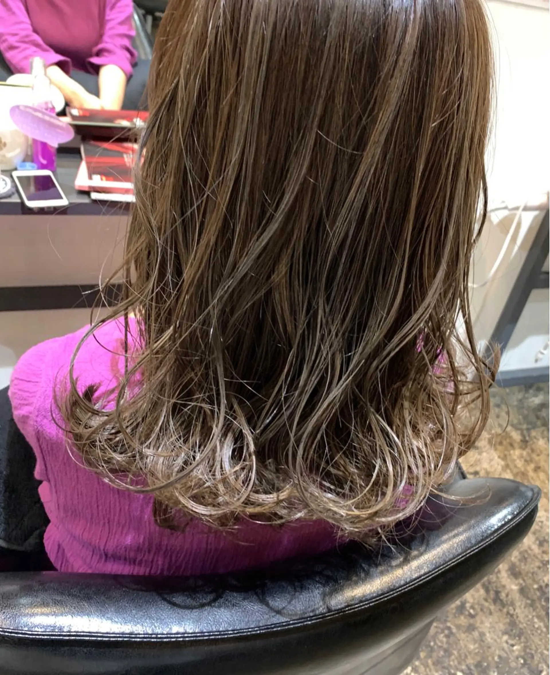 ミディアム カラー UMEDA FIGAROのヘアスタイル