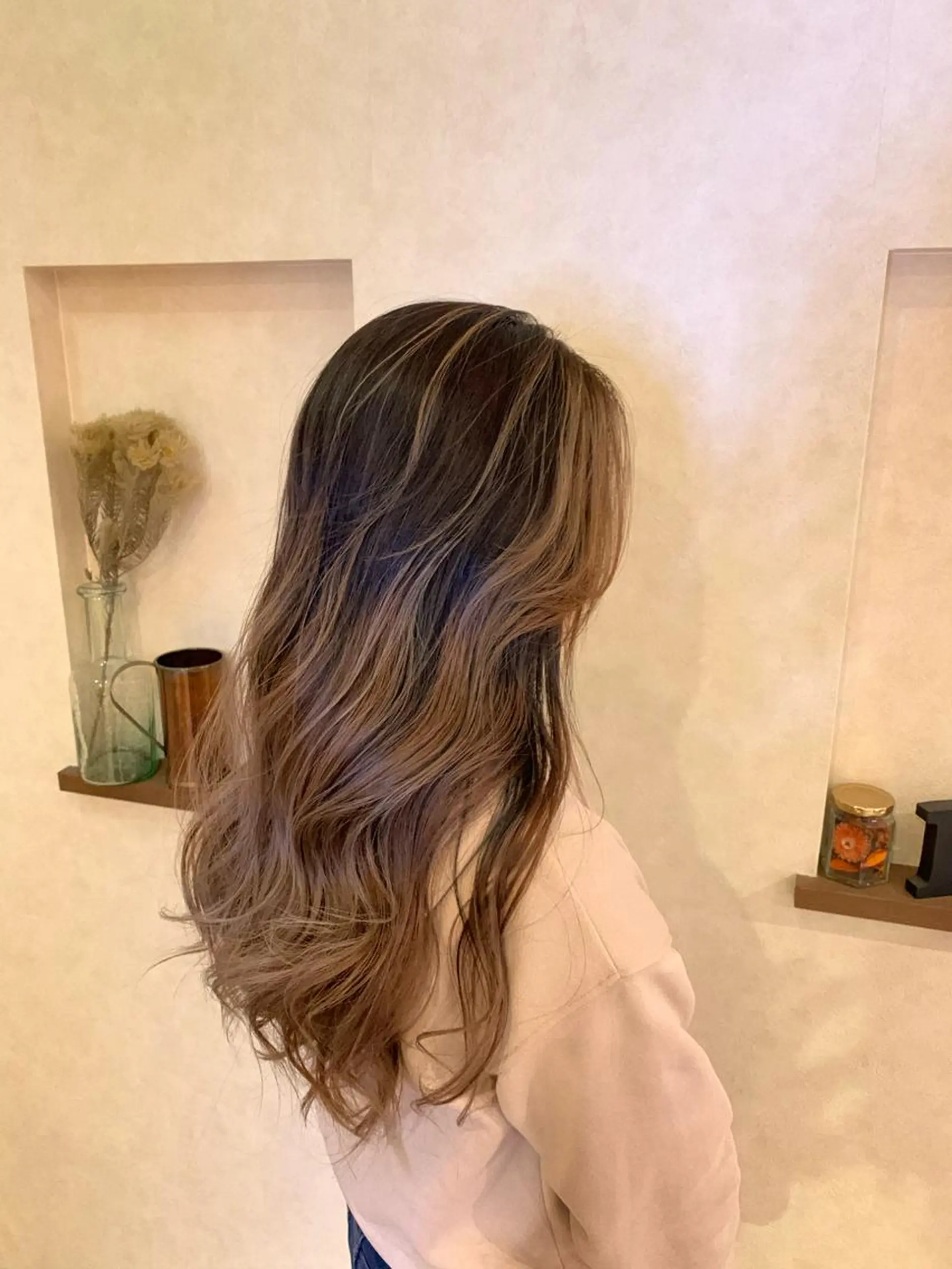 ロング レイヤーカット Lit所属・Lit.豊橋 夏目のヘアスタイル