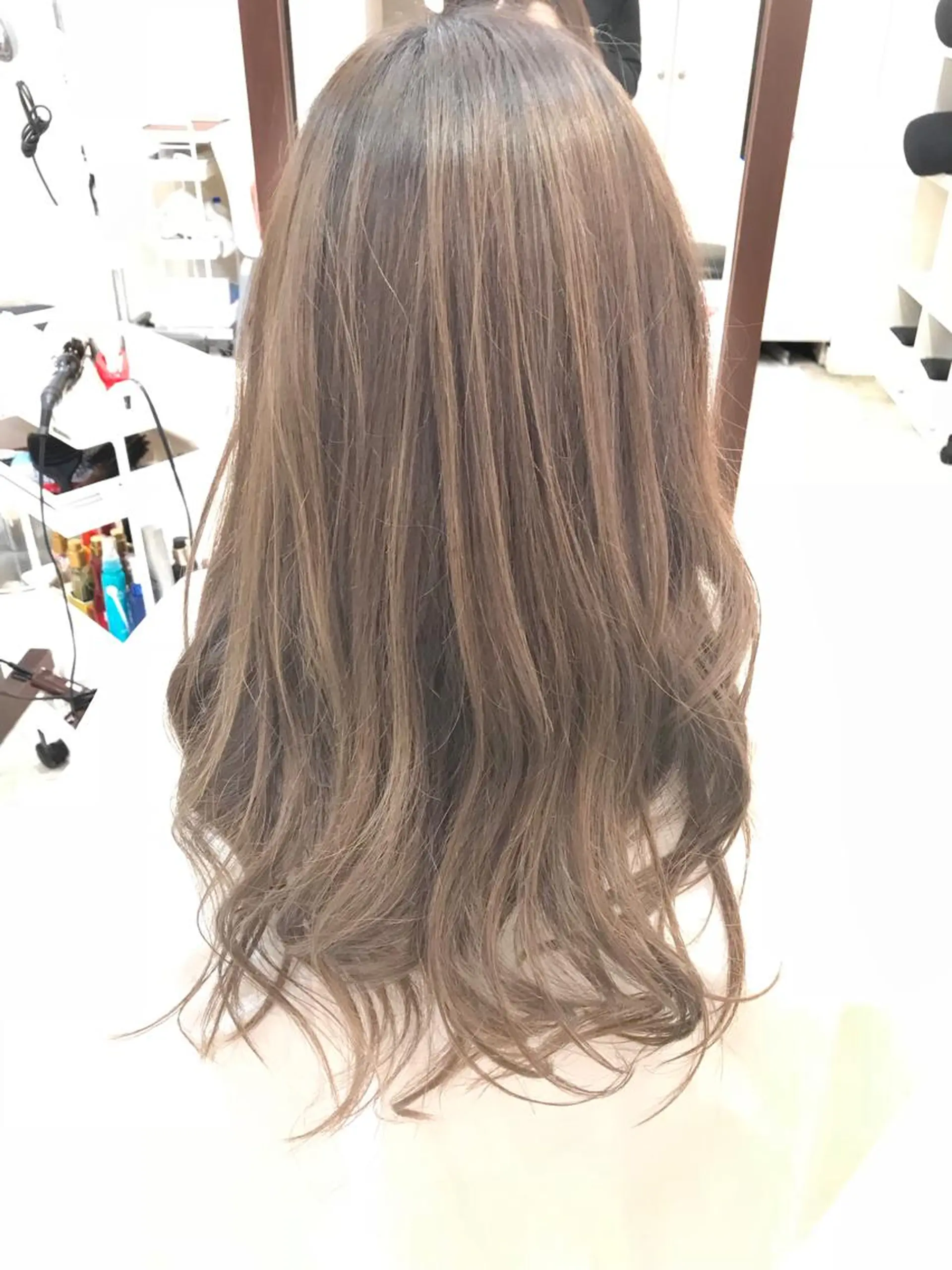 カラー 島袋 ナオユキのヘアスタイル