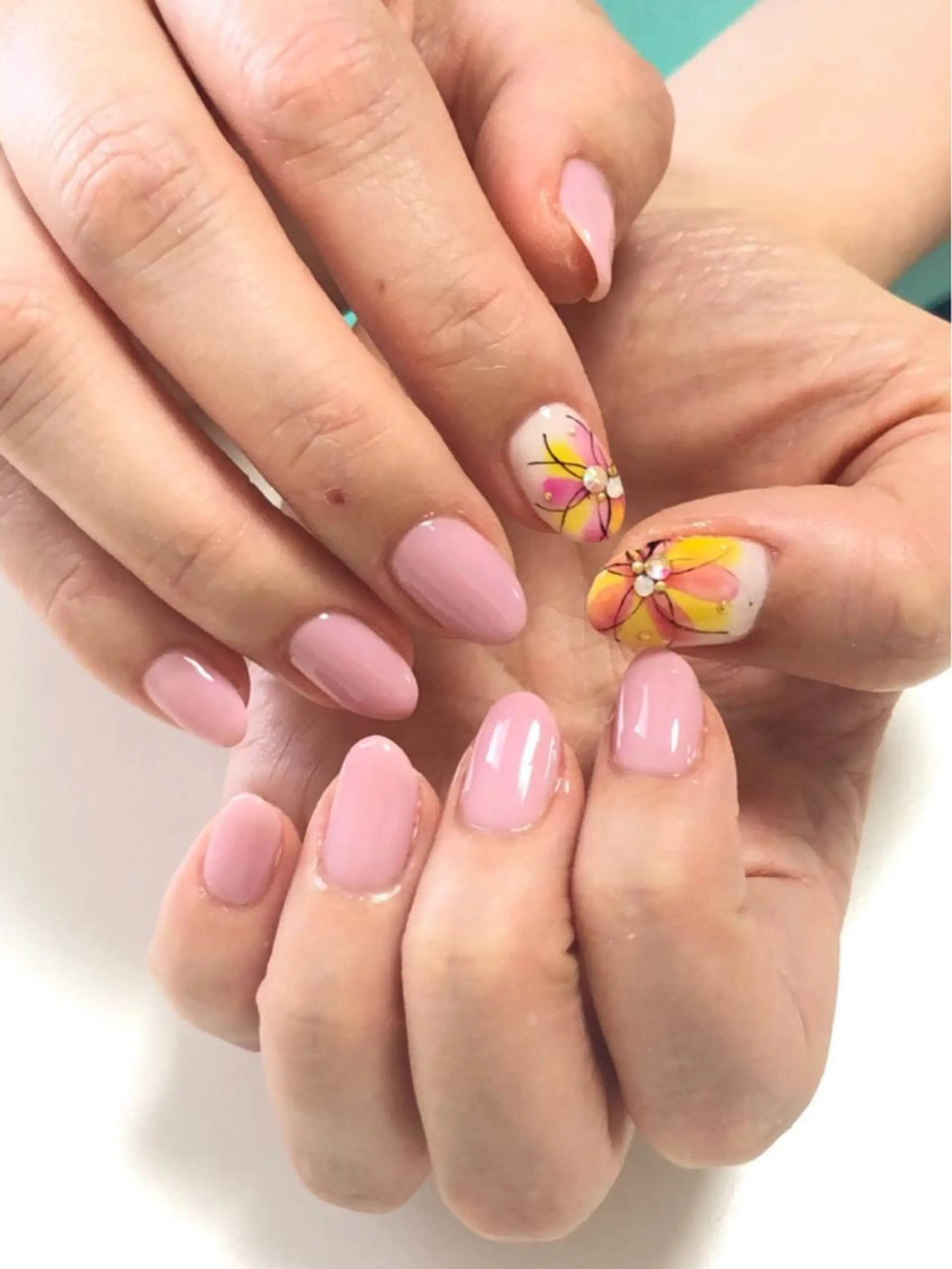 ネイル アートネイル 長さ出し フットネイル グリーン ニュアンスネイル Lily Roseスタッフ一同のマツエク・マツパデザイン