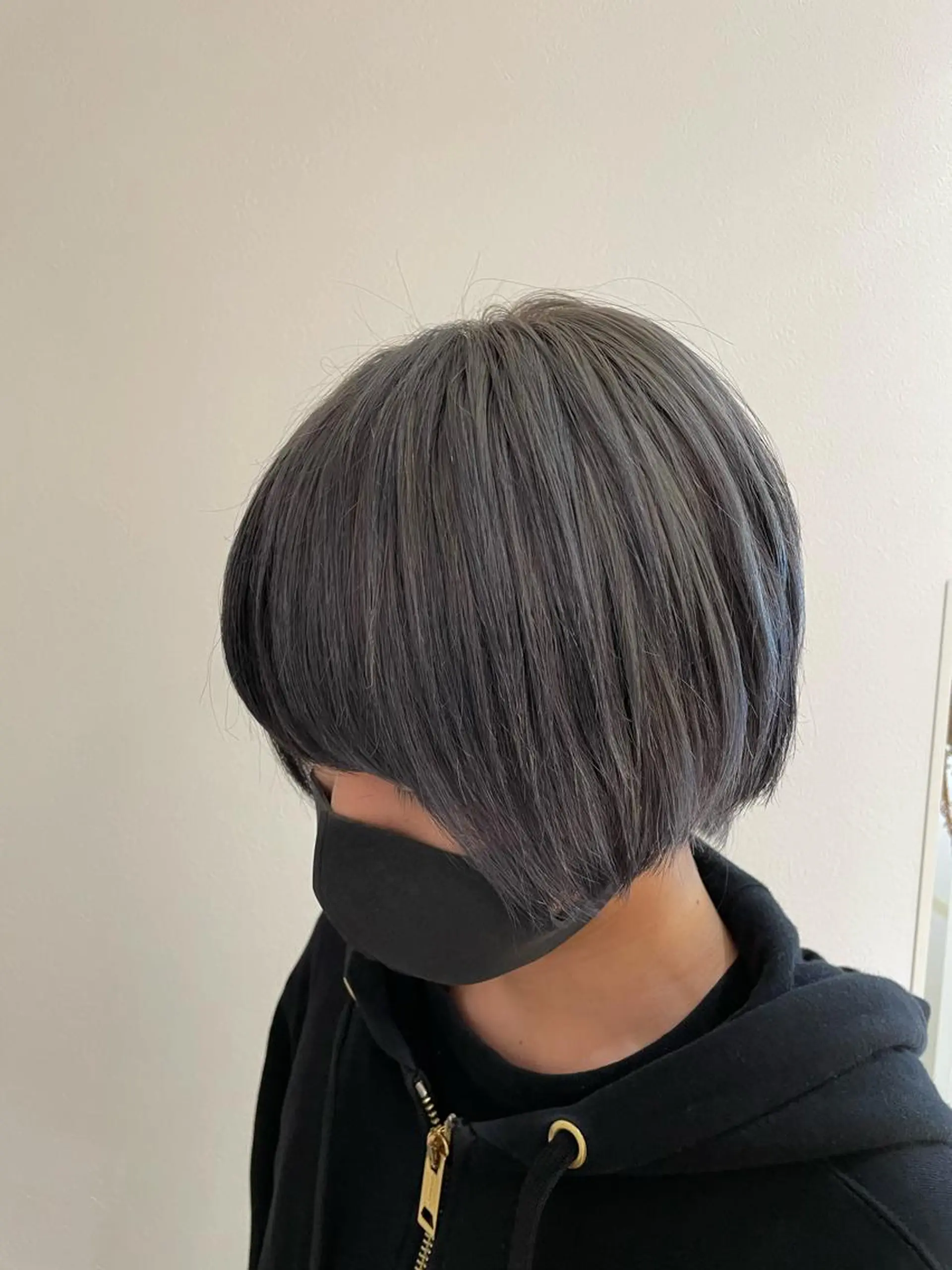 カラー 渡部凌我 小顔ウルフ ハイトーンカラーのヘアスタイル