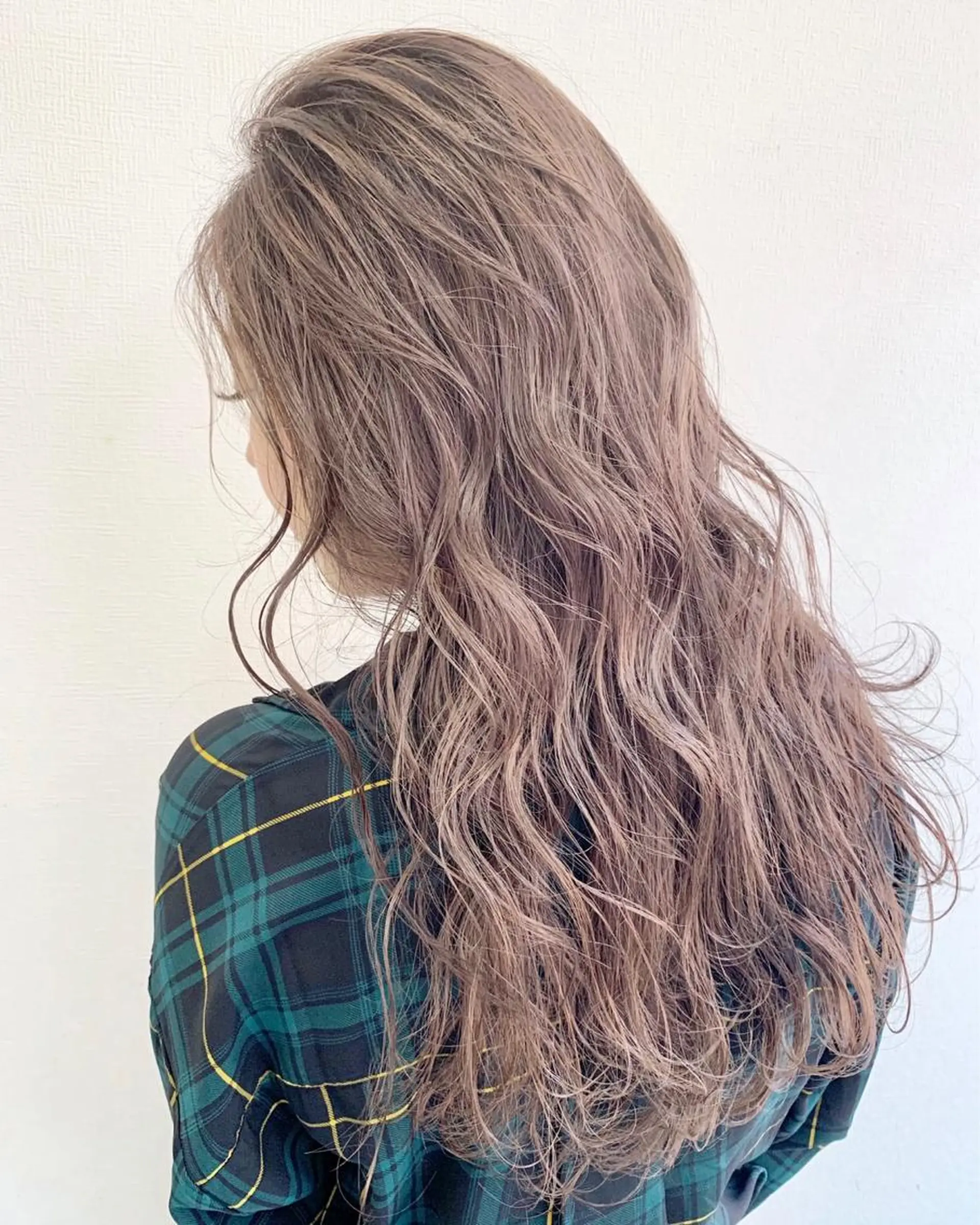 ロング カラー パーマ ヘアアレンジ キッズ アッシュ アッシュグレー アッシュグレージュ バレイヤージュ ミストバング ヘアカラー トリートメント ヘアセット 柔らかカラー/ レイヤーYUTO🧋のヘアスタイル