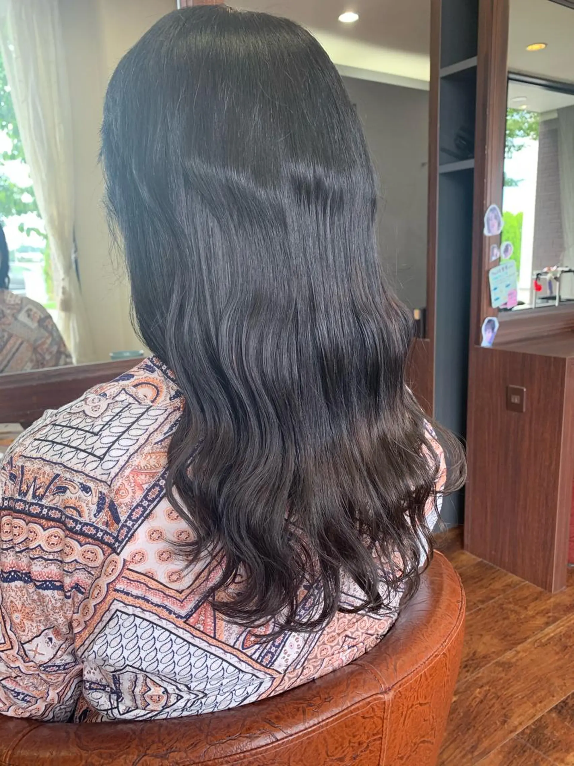 セミロング カラー ブリーチ ダークグレー ダークグレージュ グレージュ おせ ちさとのヘアスタイル