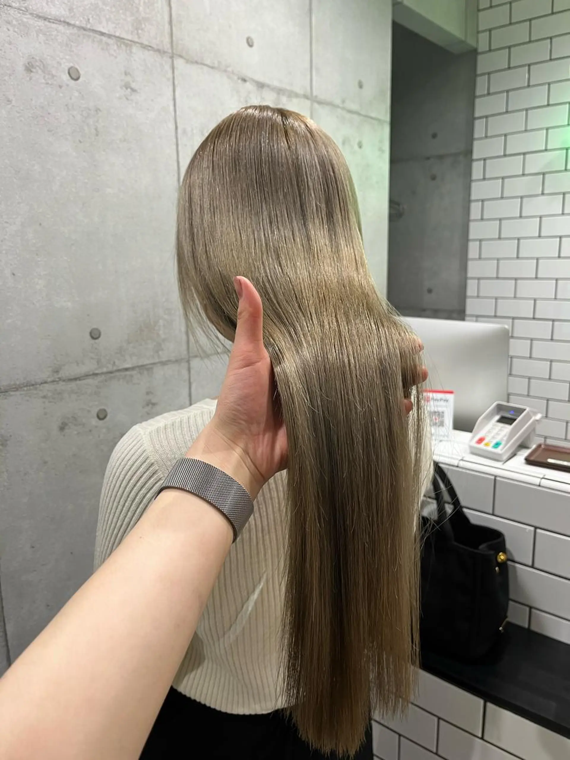ロング カラー カット ヘアカラー トリートメント ヘアセット newi赤羽 HINATAのヘアスタイル