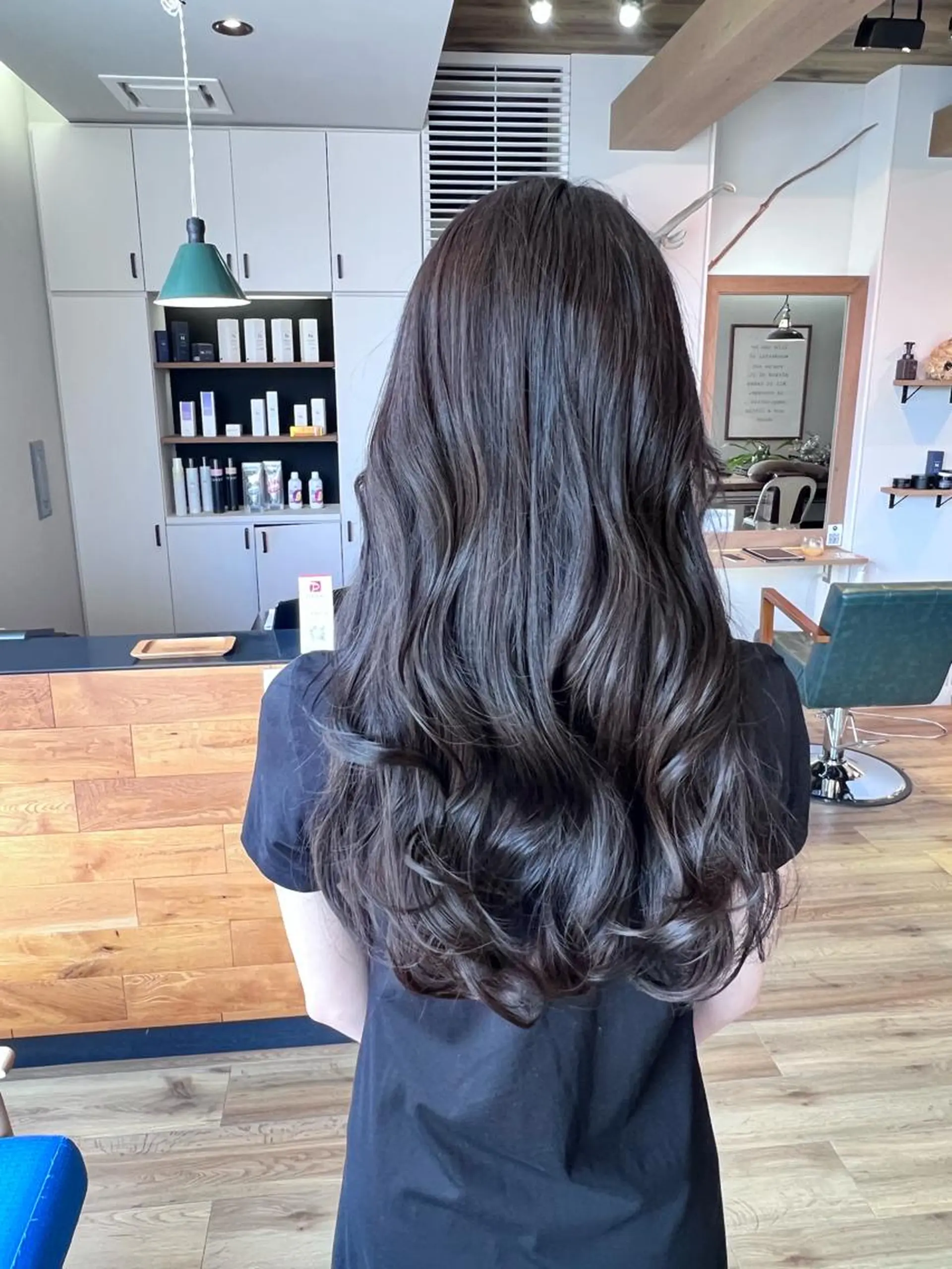 ロング カラー グレージュ ラベンダーカラー ラベンダーグレージュ ラベンダーグレー ヘアカラー トリートメント ツキダテ ユイのヘアスタイル