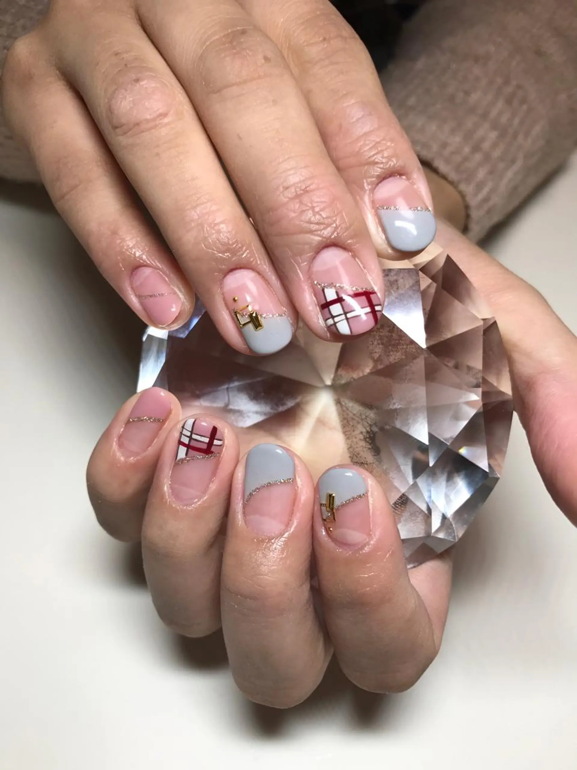 ネイル ハンドネイル 'mm  (ミリ) ＭＡＮＡＭＩのネイルデザイン