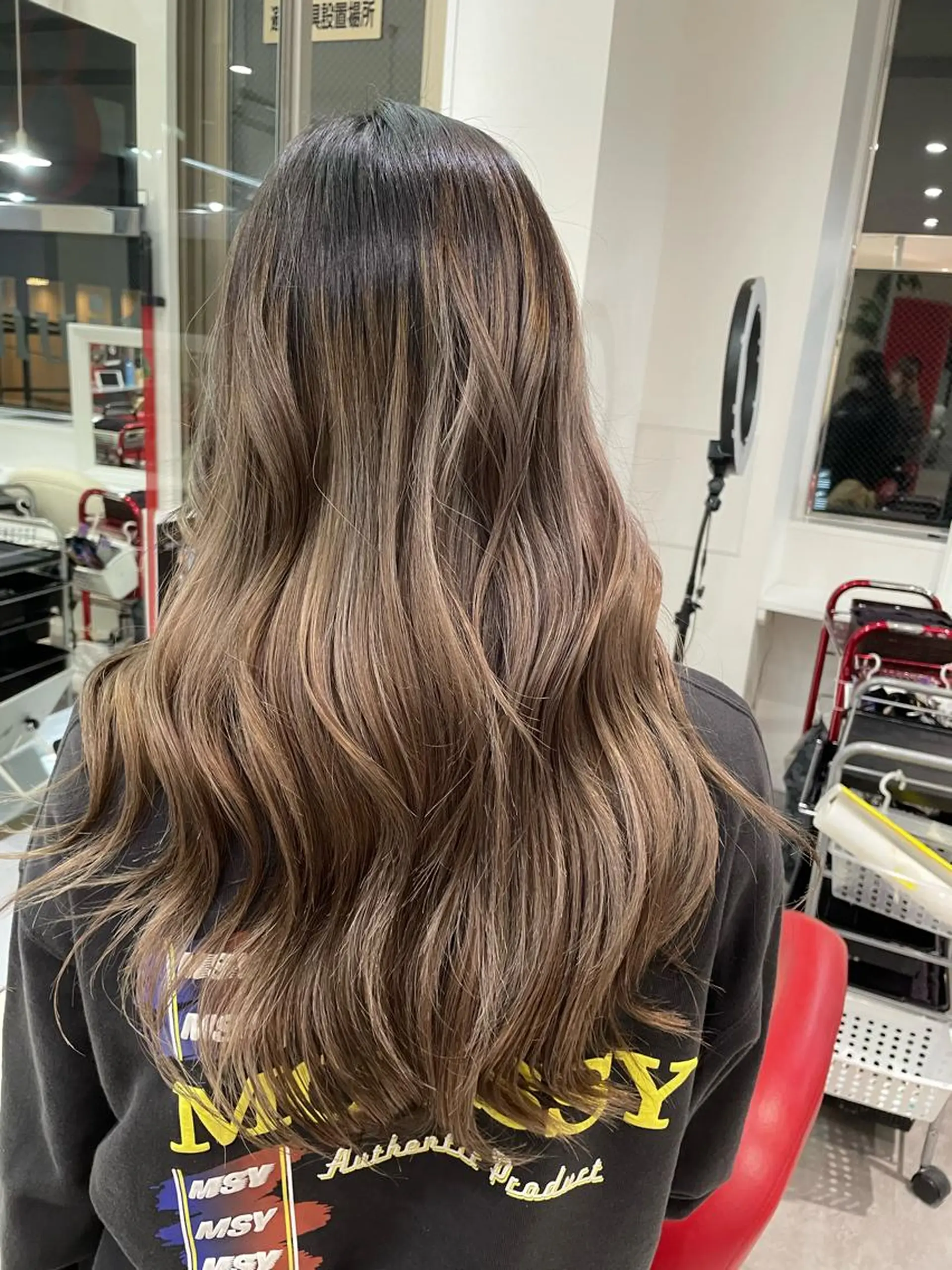 ロング カラー Merlyosaka 早川未来のヘアスタイル