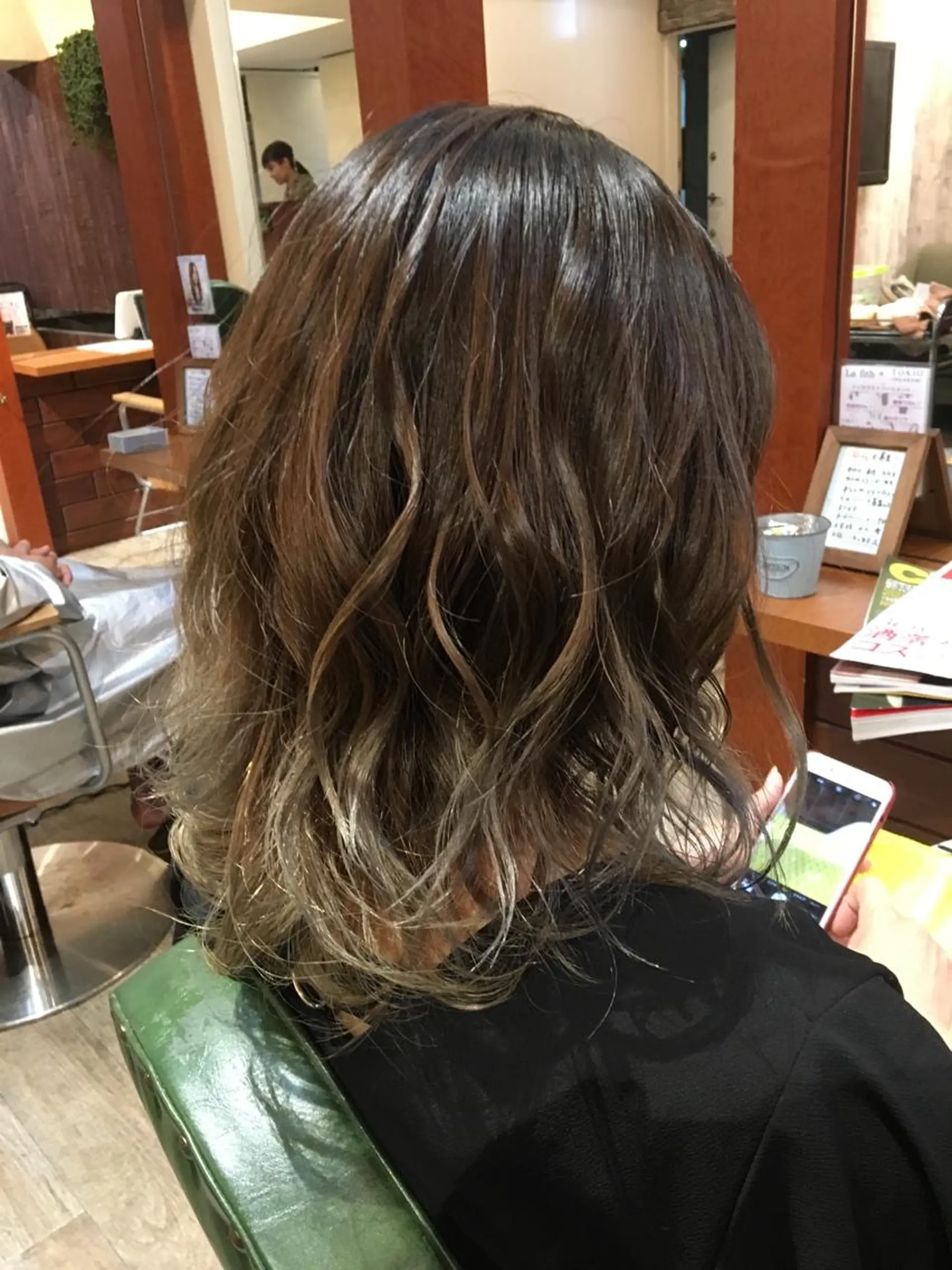 ミディアム カラー 宮下 浩一のヘアスタイル
