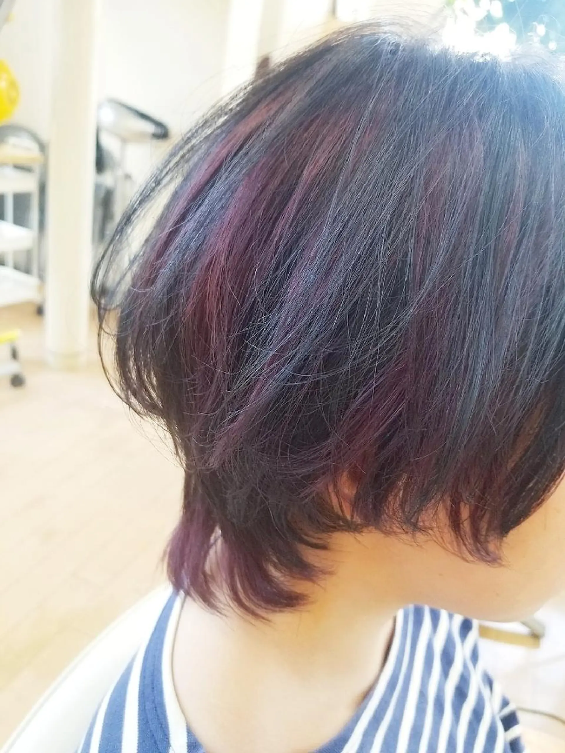 ミディアム カラー インナーカラー ピンクカラー ピンクパープル パープルカラー 関口 友菜のヘアスタイル