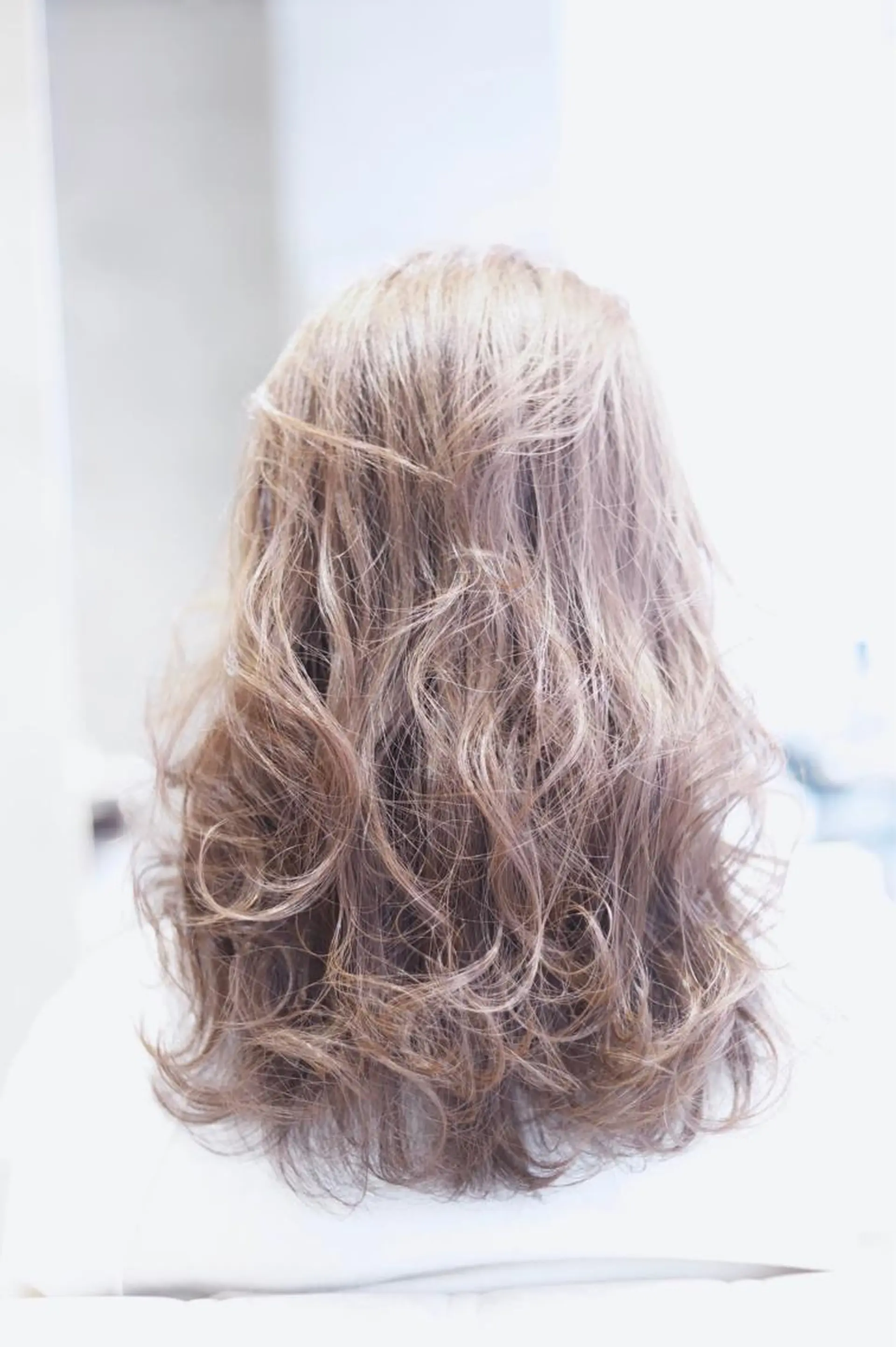 ロング カラー アッシュ 透明感カラー トリートメント アドミラルYoshi oのヘアスタイル
