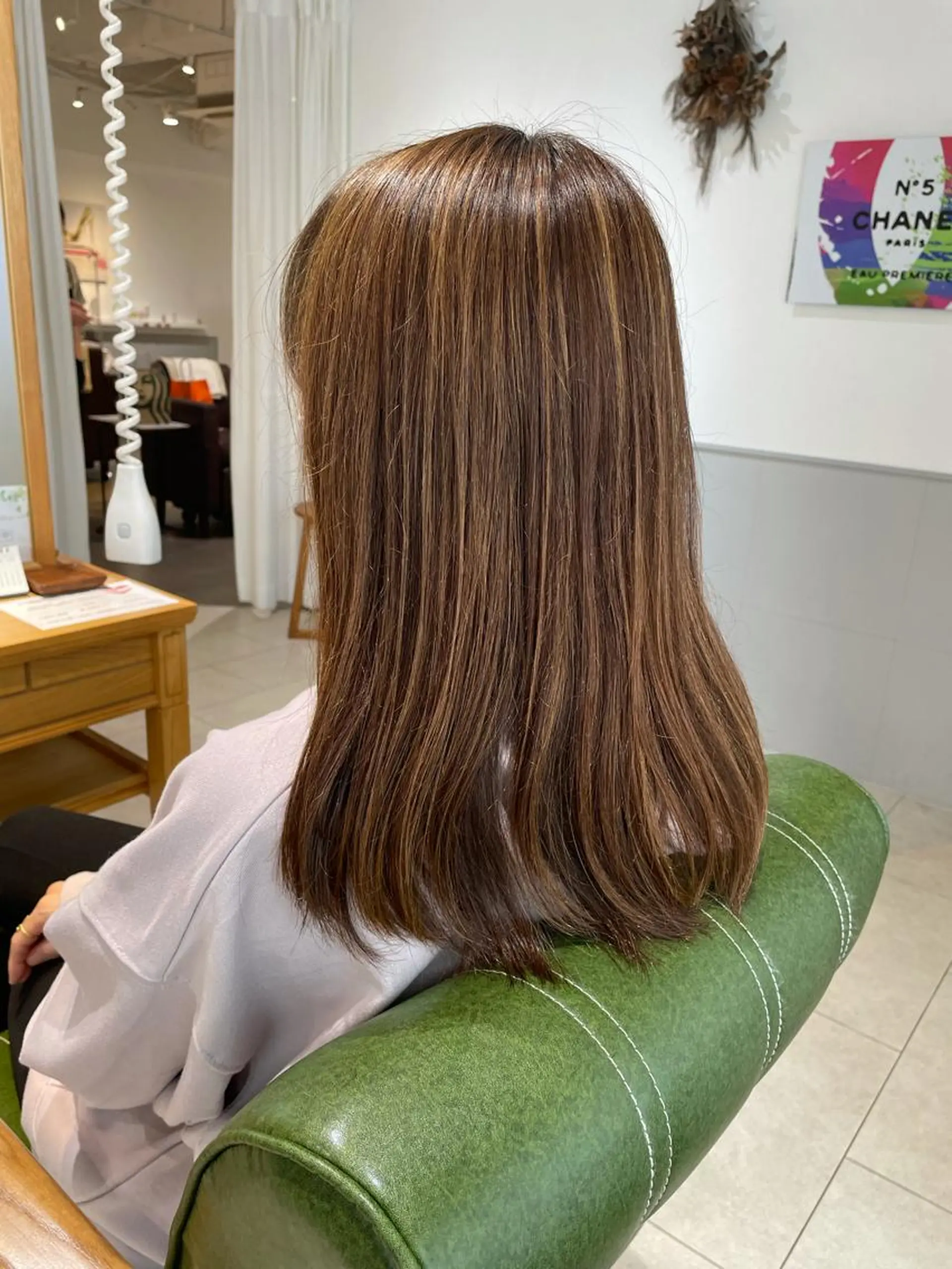 セミロング カラー ベージュカラー ハイライトカラー ハイライト カット ヘアカラー トリートメント 過去一の柔髪ヘア 🌿einshairのヘアスタイル