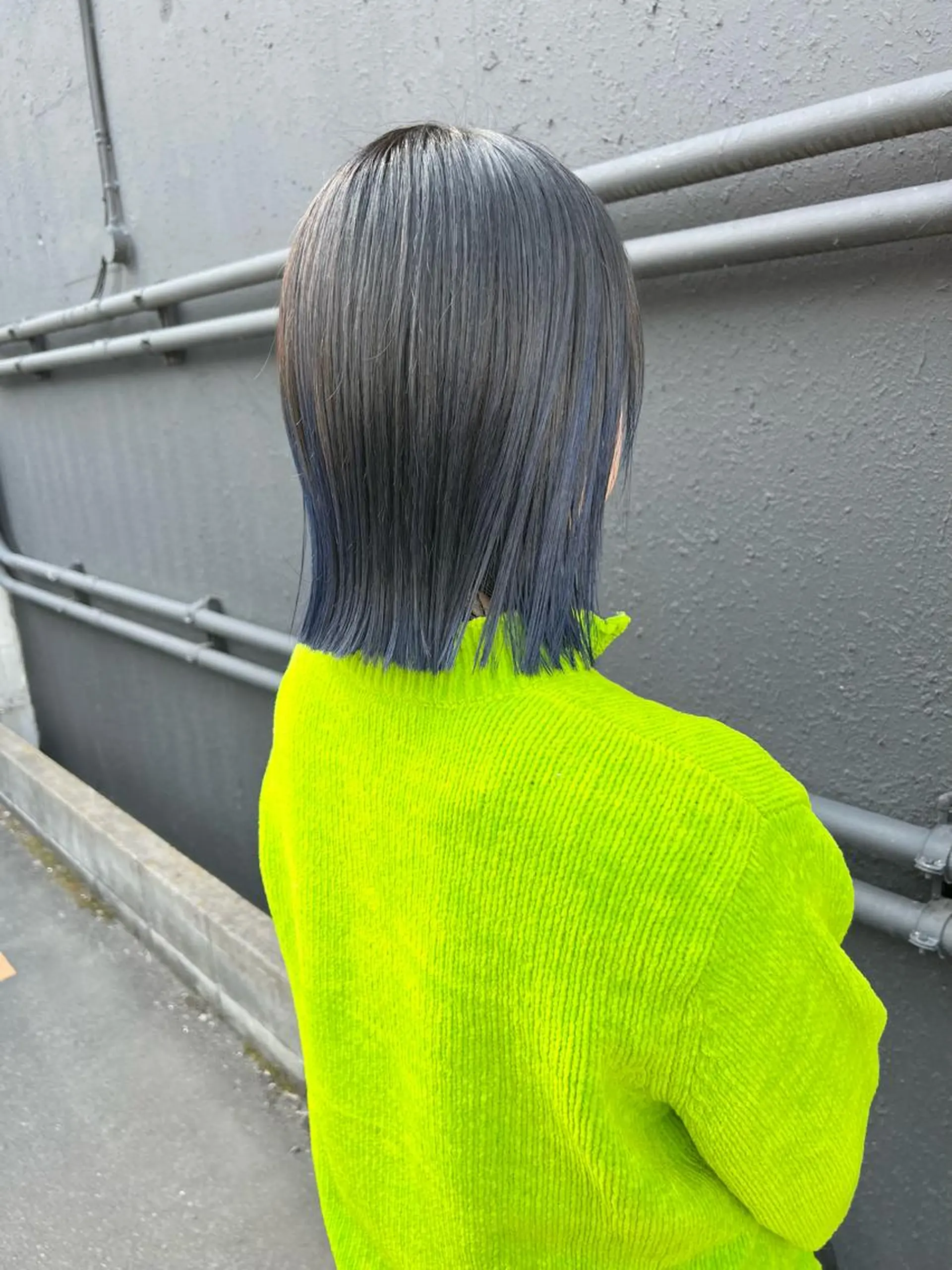 ショート カラー 切りっぱなしボブ ブリーチ ブルーカラー ブルージュ グラデーションカラー カット ヘアカラー 千葉 郁也のヘアスタイル