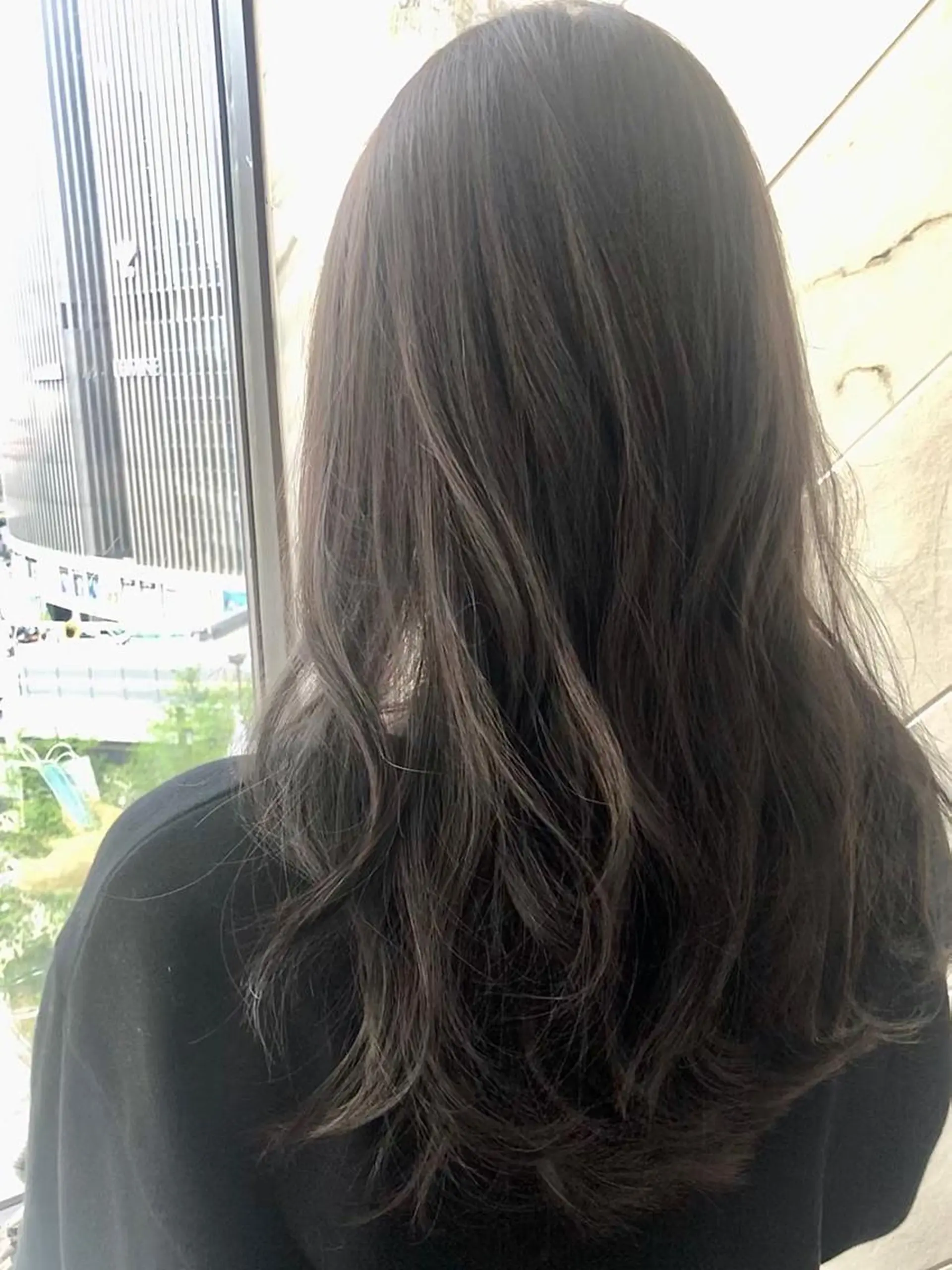 ロング カラー 藤田 歩美のヘアスタイル